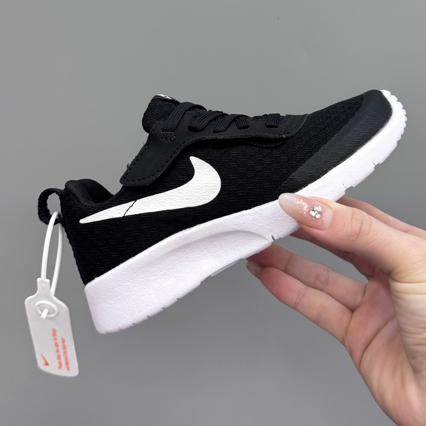 图片[5]-NK 伦敦三代飞翼魔术贴儿童运动鞋 尺码：23.5码-37码 升级版伦敦三代🆙 飞翼魔术贴设计，穿脱超级方便✔️ 高密度针织面料，透气又舒适☁️ 伦敦切割大底，脚感超赞👍🏻-选品中心