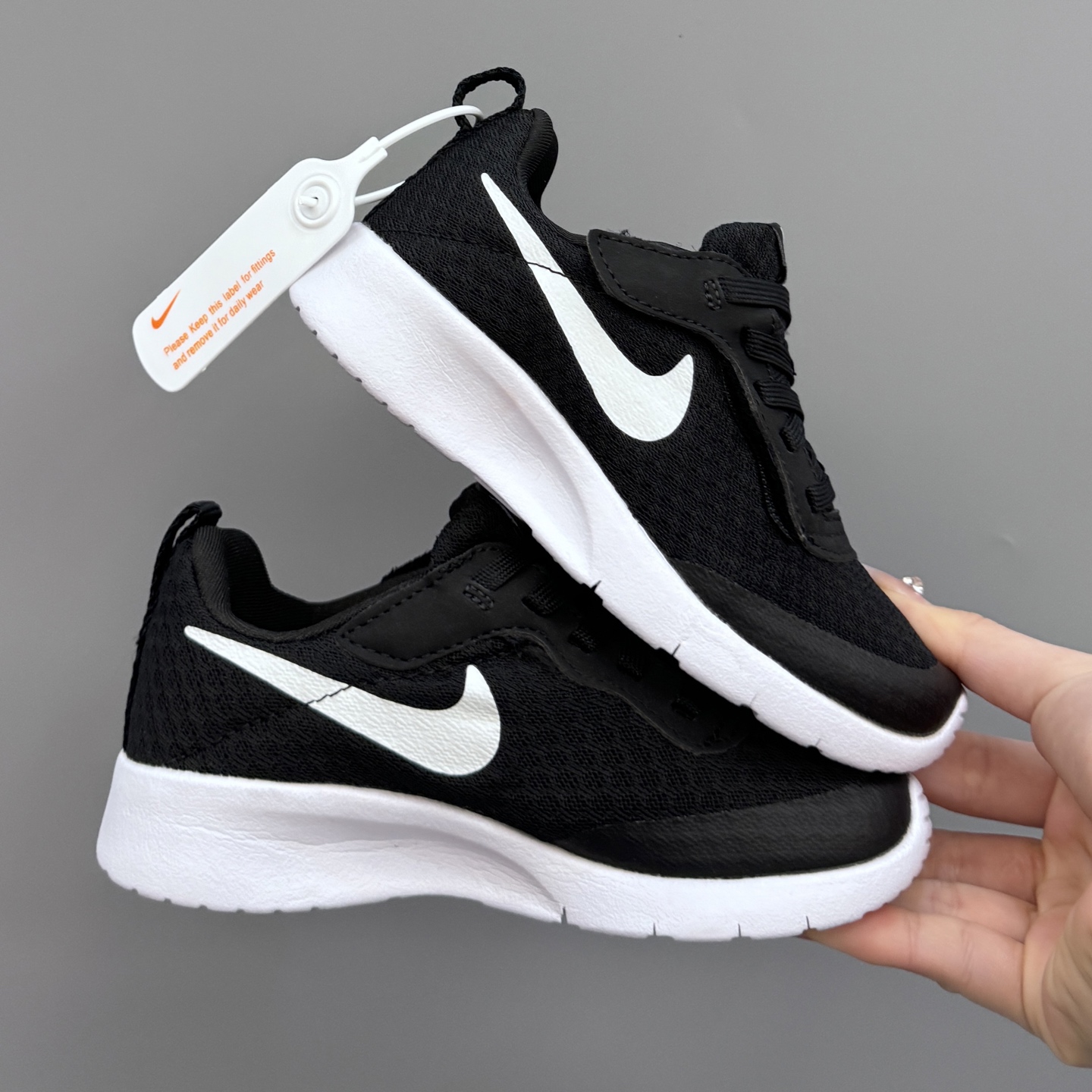 图片[3]-NK 伦敦三代飞翼魔术贴儿童运动鞋 尺码：23.5码-37码 升级版伦敦三代🆙 飞翼魔术贴设计，穿脱超级方便✔️ 高密度针织面料，透气又舒适☁️ 伦敦切割大底，脚感超赞👍🏻-选品中心