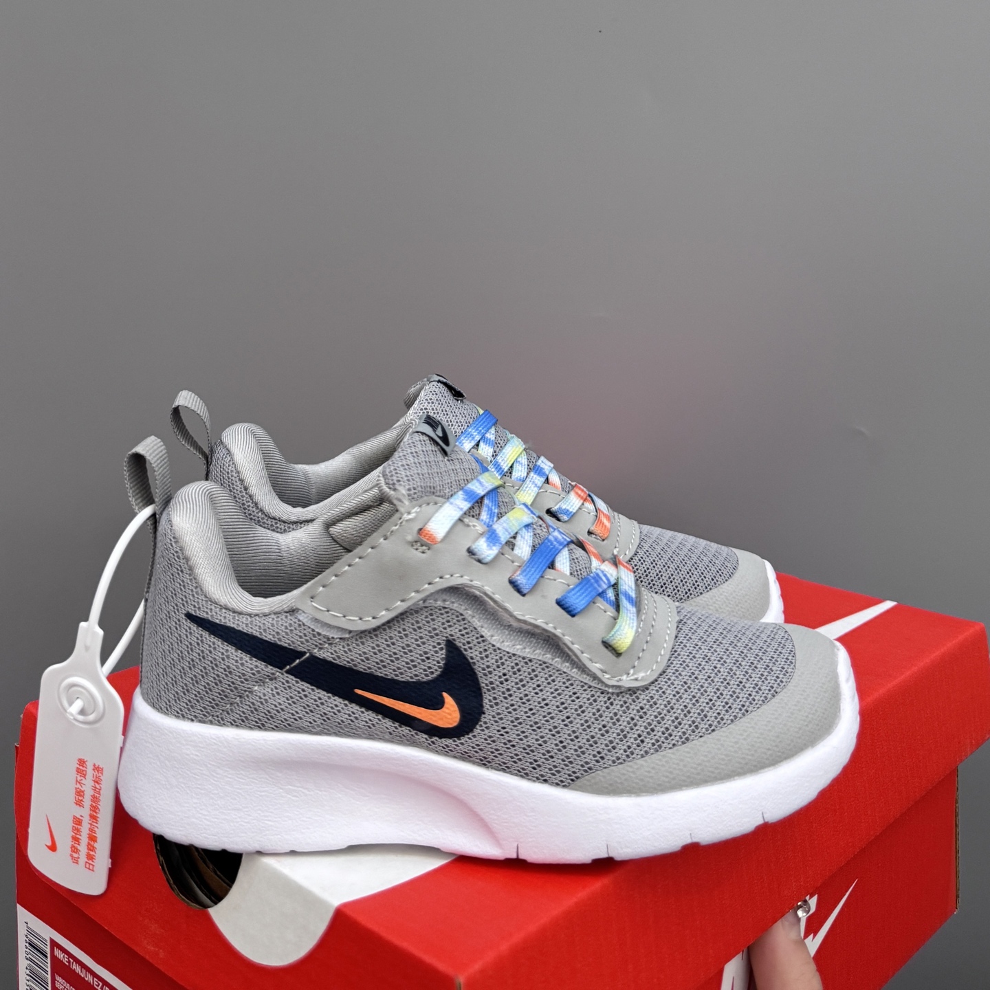 NK 伦敦三代飞翼魔术贴儿童运动鞋23.5码-37码 升级版伦敦三代🆙飞翼魔术贴设计，穿脱超级方便✔️ 高密度针织面料，透气又舒适☁️伦敦切割大底，脚感超赞👍🏻-选品中心