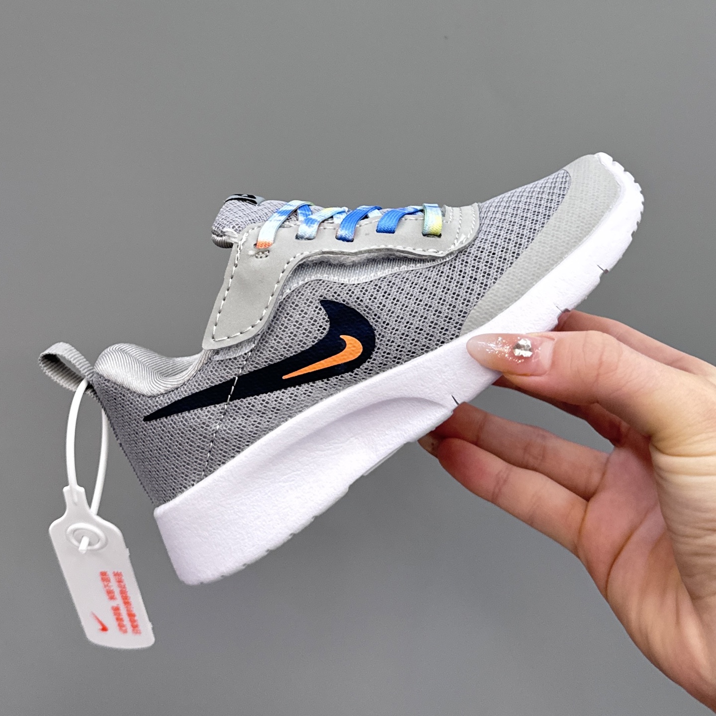 图片[5]-NK 伦敦三代飞翼魔术贴儿童运动鞋23.5码-37码 升级版伦敦三代🆙飞翼魔术贴设计，穿脱超级方便✔️ 高密度针织面料，透气又舒适☁️伦敦切割大底，脚感超赞👍🏻-选品中心