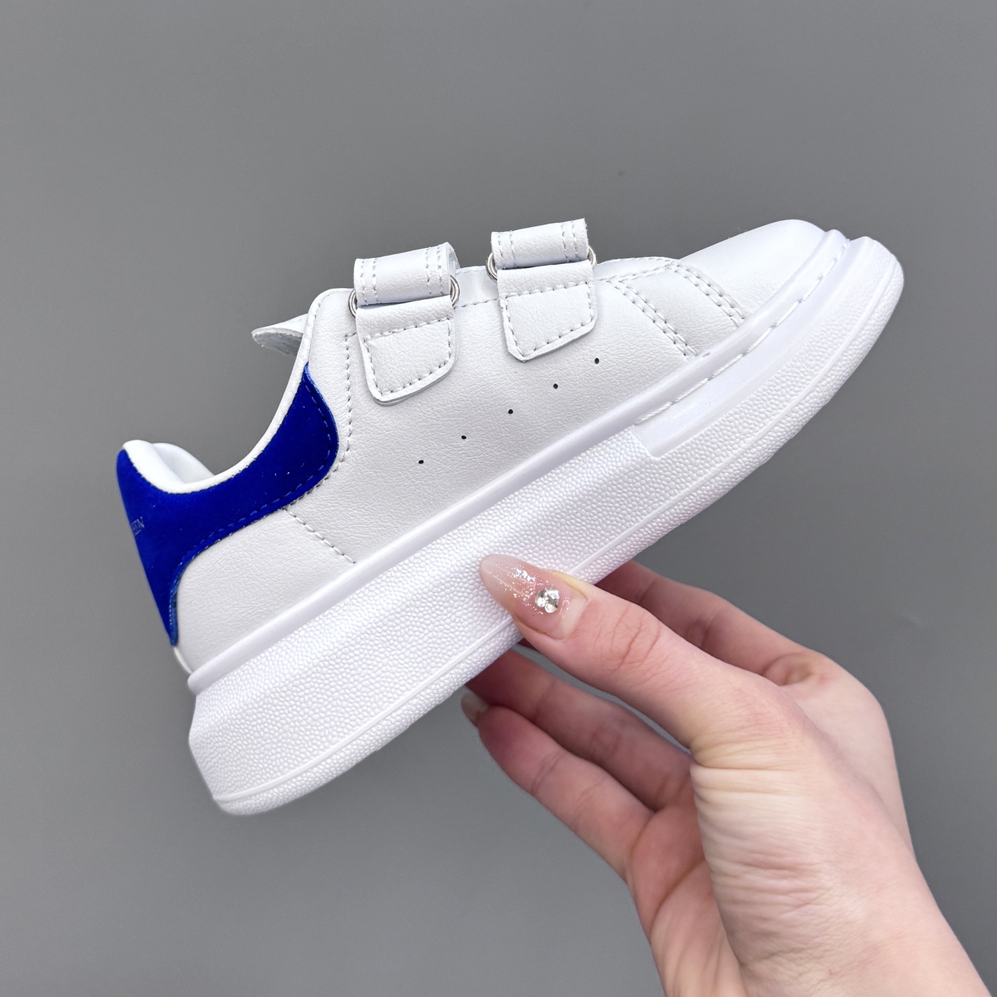 McQueen’s New Children’s Magic Stickers: Fashionable, Easy-to-Wear, Quality Leather. - 图片 6