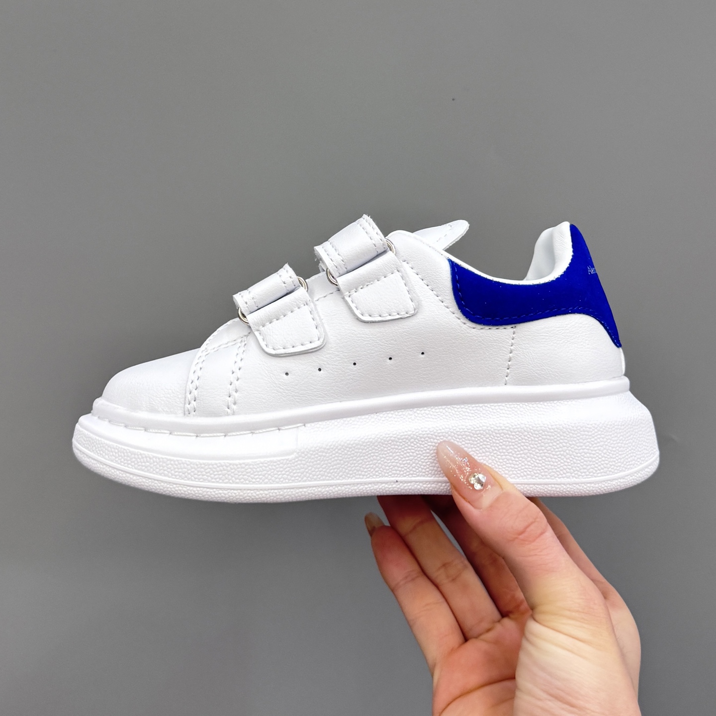 McQueen’s New Children’s Magic Stickers: Fashionable, Easy-to-Wear, Quality Leather. - 图片 4