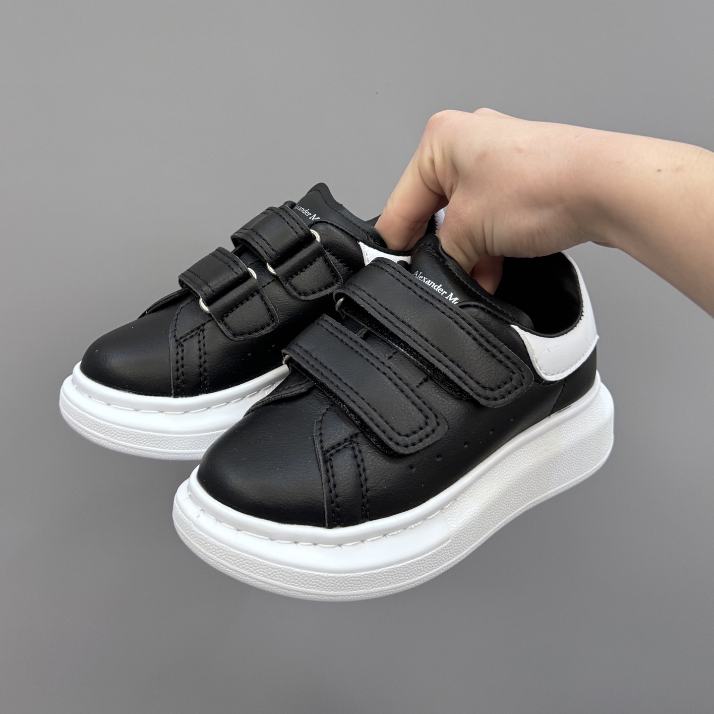 McQueen’s Fashionable Magic Stickers for Kids: Easy to Wear, Premium Leather - 图片 2