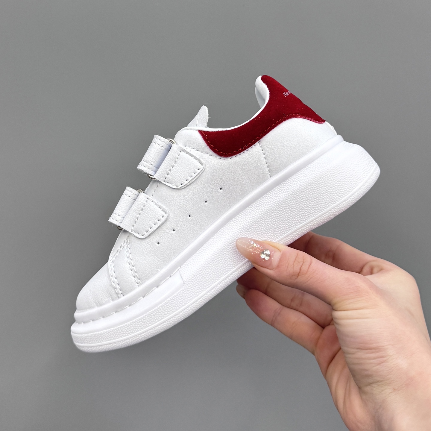 McQueen’s New Children’s Magic Stickers: Fashionable, Easy-to-Wear, High-Quality Leather - 图片 5