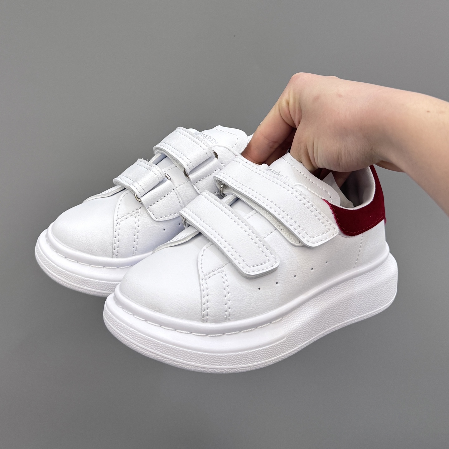 McQueen’s New Children’s Magic Stickers: Fashionable, Easy-to-Wear, High-Quality Leather - 图片 2