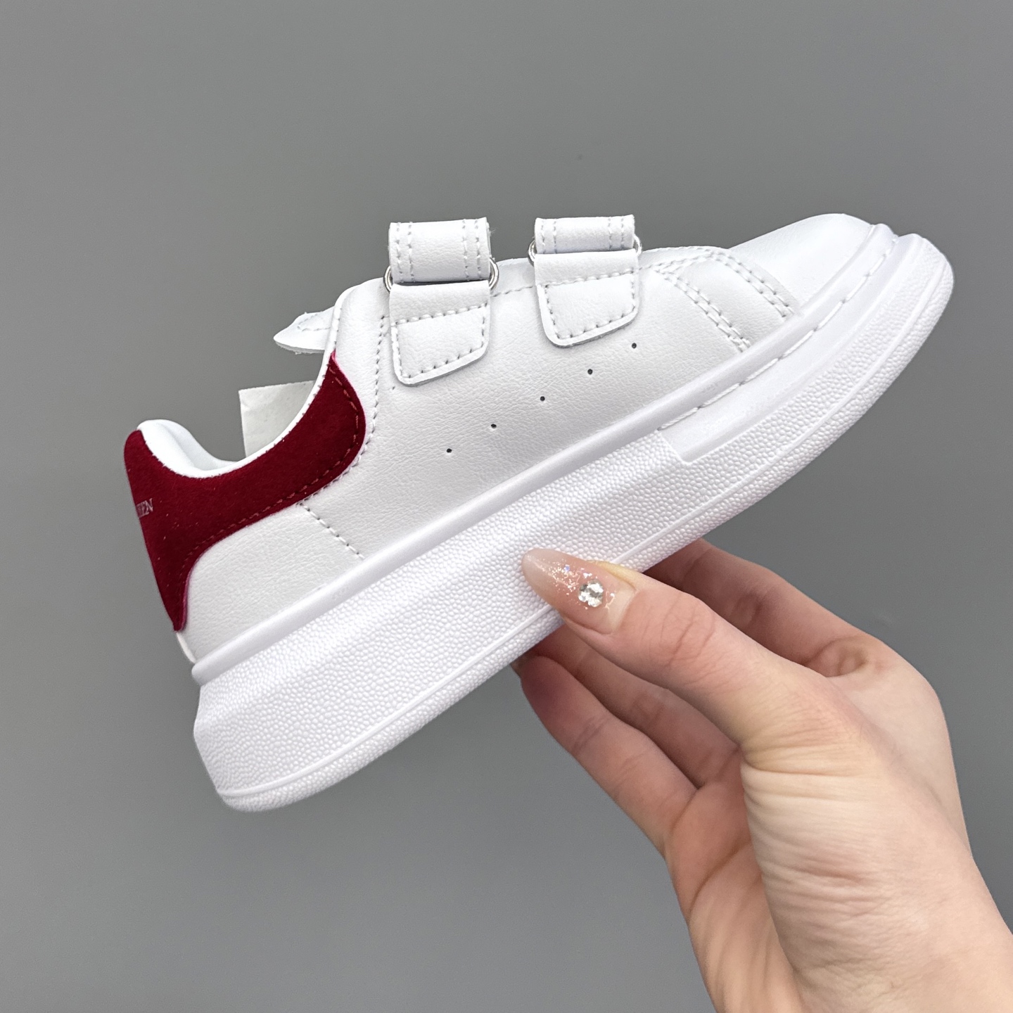 McQueen’s New Children’s Magic Stickers: Fashionable, Easy-to-Wear, High-Quality Leather - 图片 6