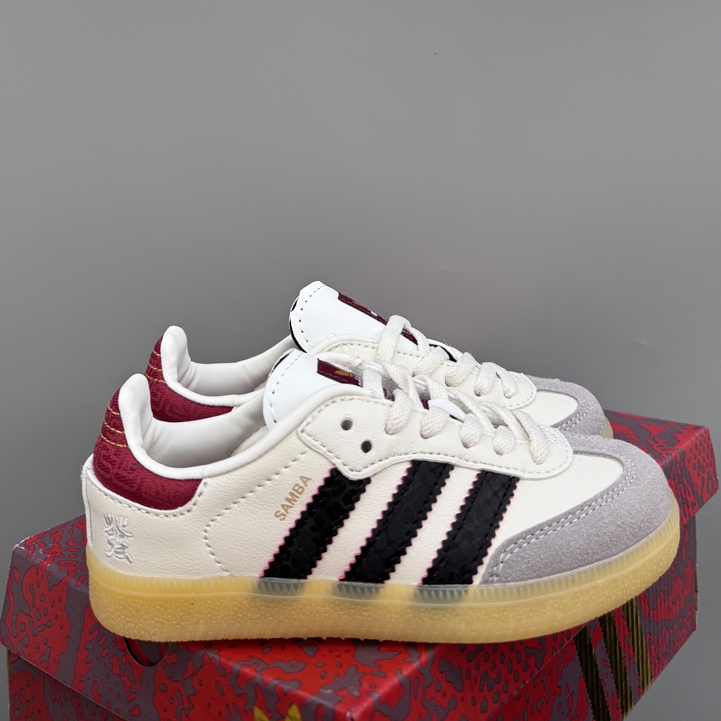 AD德训联名儿童休闲鞋 尺码：24-37码 爱惨了德训系列🆕 新工厂新工艺新配色👏🏻 优质皮料拼接，质感满满💯 耐磨防滑大底，脚感超赞👍🏻-选品中心