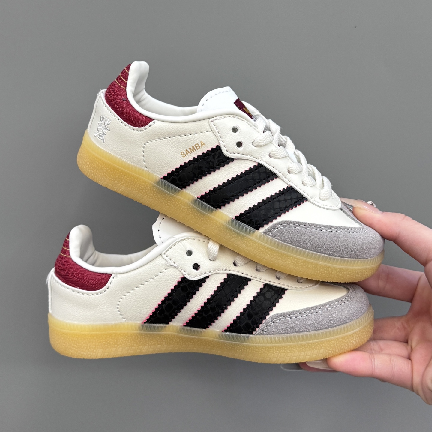 图片[3]-AD德训联名儿童休闲鞋 尺码：24-37码 爱惨了德训系列🆕 新工厂新工艺新配色👏🏻 优质皮料拼接，质感满满💯 耐磨防滑大底，脚感超赞👍🏻-选品中心