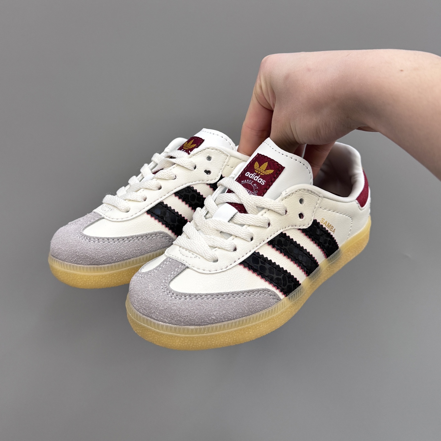 图片[2]-AD德训联名儿童休闲鞋 尺码：24-37码 爱惨了德训系列🆕 新工厂新工艺新配色👏🏻 优质皮料拼接，质感满满💯 耐磨防滑大底，脚感超赞👍🏻-选品中心