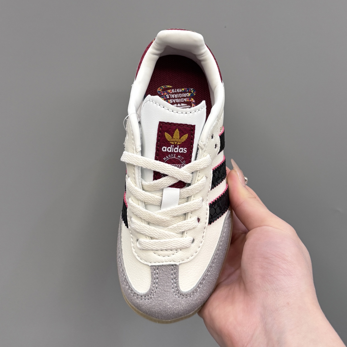 图片[7]-AD德训联名儿童休闲鞋 尺码：24-37码 爱惨了德训系列🆕 新工厂新工艺新配色👏🏻 优质皮料拼接，质感满满💯 耐磨防滑大底，脚感超赞👍🏻-选品中心