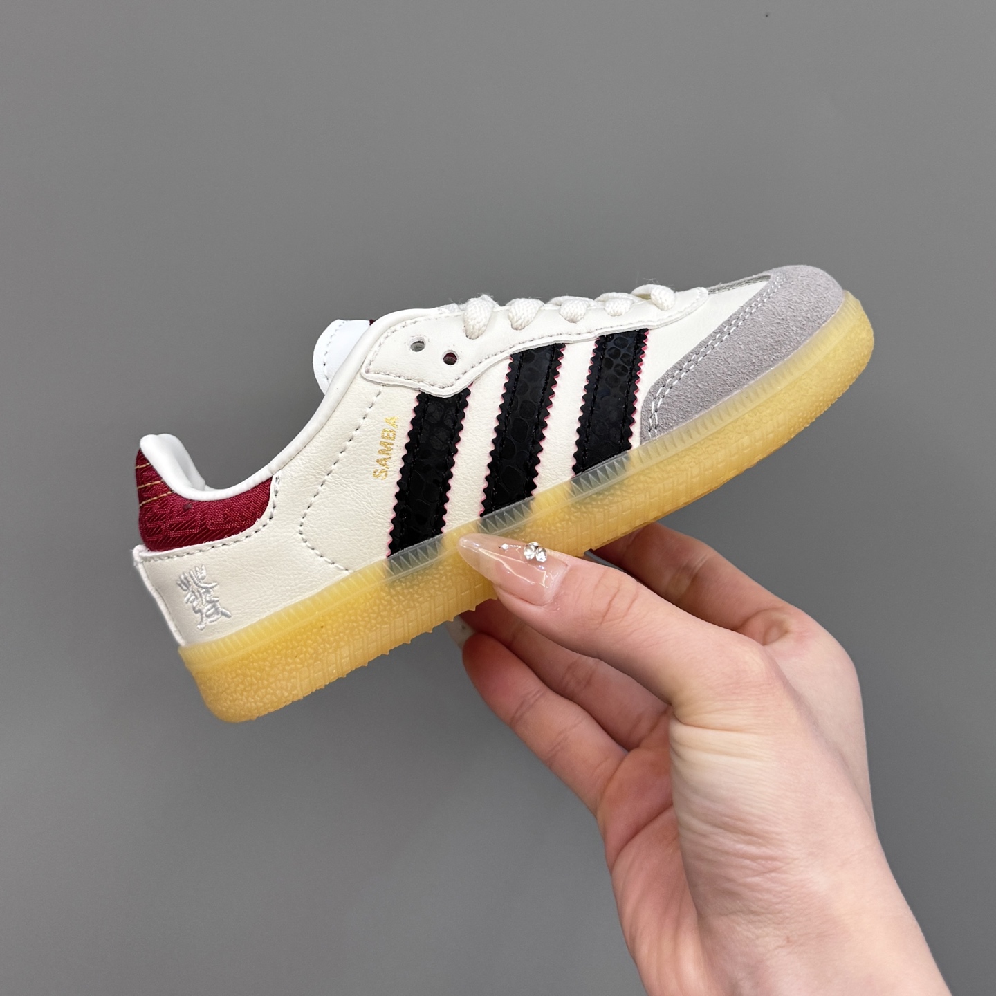 图片[5]-AD德训联名儿童休闲鞋 尺码：24-37码 爱惨了德训系列🆕 新工厂新工艺新配色👏🏻 优质皮料拼接，质感满满💯 耐磨防滑大底，脚感超赞👍🏻-选品中心