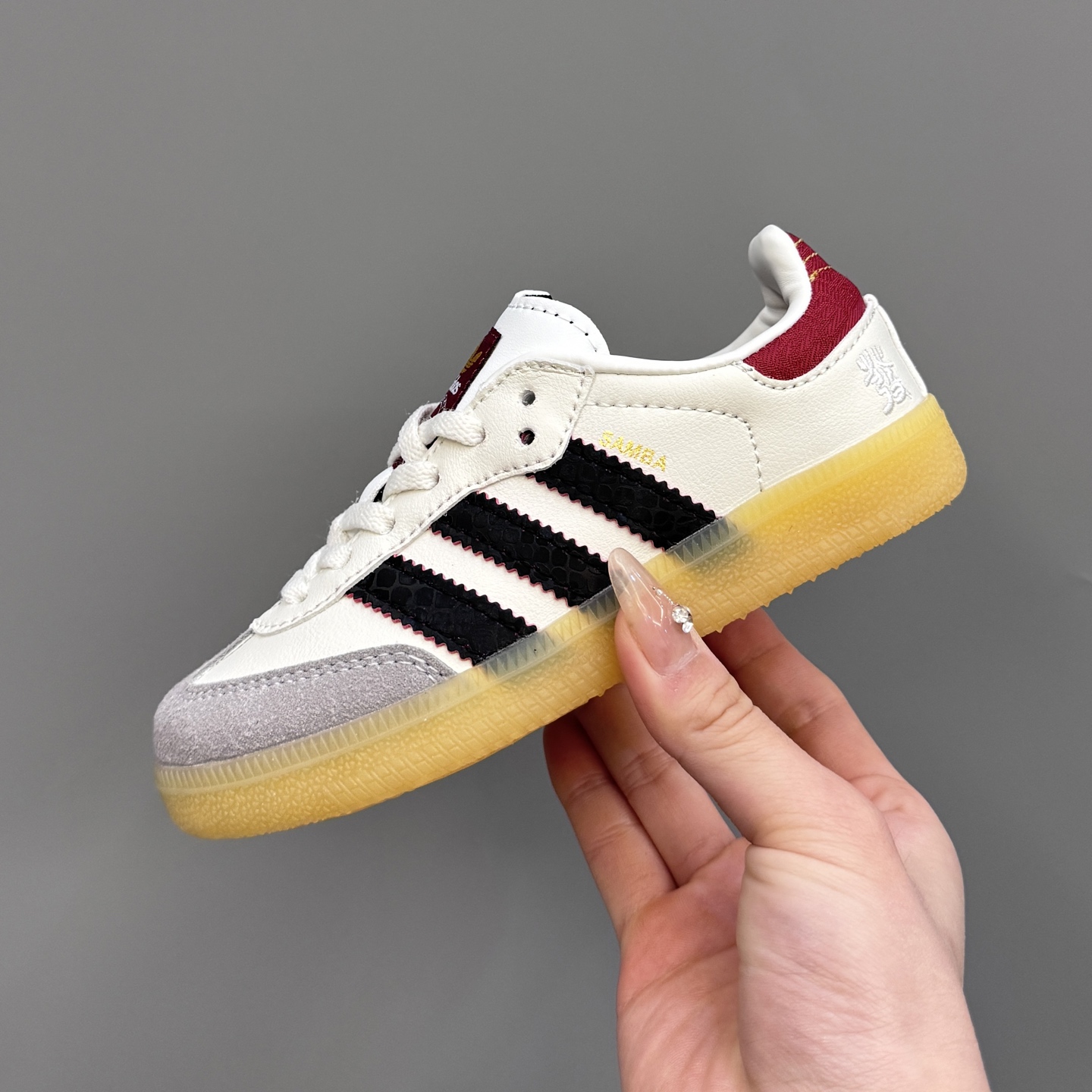 图片[6]-AD德训联名儿童休闲鞋 尺码：24-37码 爱惨了德训系列🆕 新工厂新工艺新配色👏🏻 优质皮料拼接，质感满满💯 耐磨防滑大底，脚感超赞👍🏻-选品中心