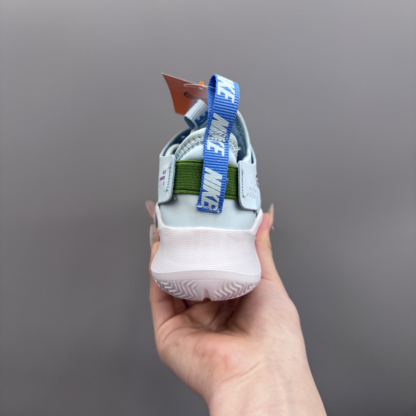 图片[8]-NK 赤足3代 一脚蹬易穿脱儿童运动鞋 赤足3代儿童一脚蹬易穿脱运动鞋采用便于穿脱的设计，无需系带，搭载富有抓附力的外底，备受孩子青睐。该鞋款采用深受孩子喜爱的略带弹性的内靴设计，结合经久耐穿覆面，专为运动场、课间休息和即兴追逐游戏匠心打造。柔韧外底提供可驾驭多种地面的抓地力，令孩子舒适畅玩。 尺码：24-37-选品中心