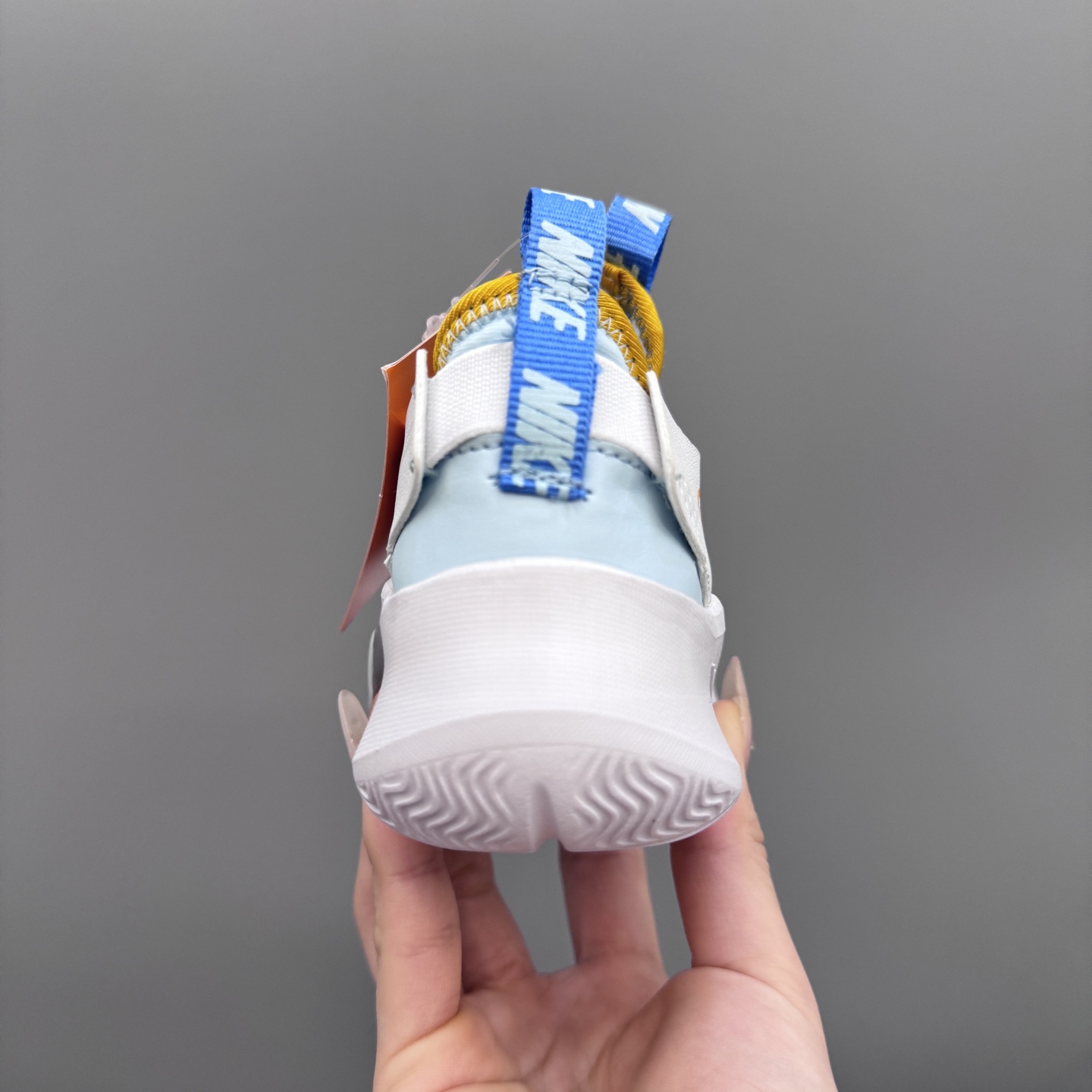 图片[8]-NK 赤足3代 一脚蹬易穿脱儿童运动鞋 赤足3代儿童一脚蹬易穿脱运动鞋采用便于穿脱的设计，无需系带，搭载富有抓附力的外底，备受孩子青睐。该鞋款采用深受孩子喜爱的略带弹性的内靴设计，结合经久耐穿覆面，专为运动场、课间休息和即兴追逐游戏匠心打造。柔韧外底提供可驾驭多种地面的抓地力，令孩子舒适畅玩。 尺码：24-37-选品中心