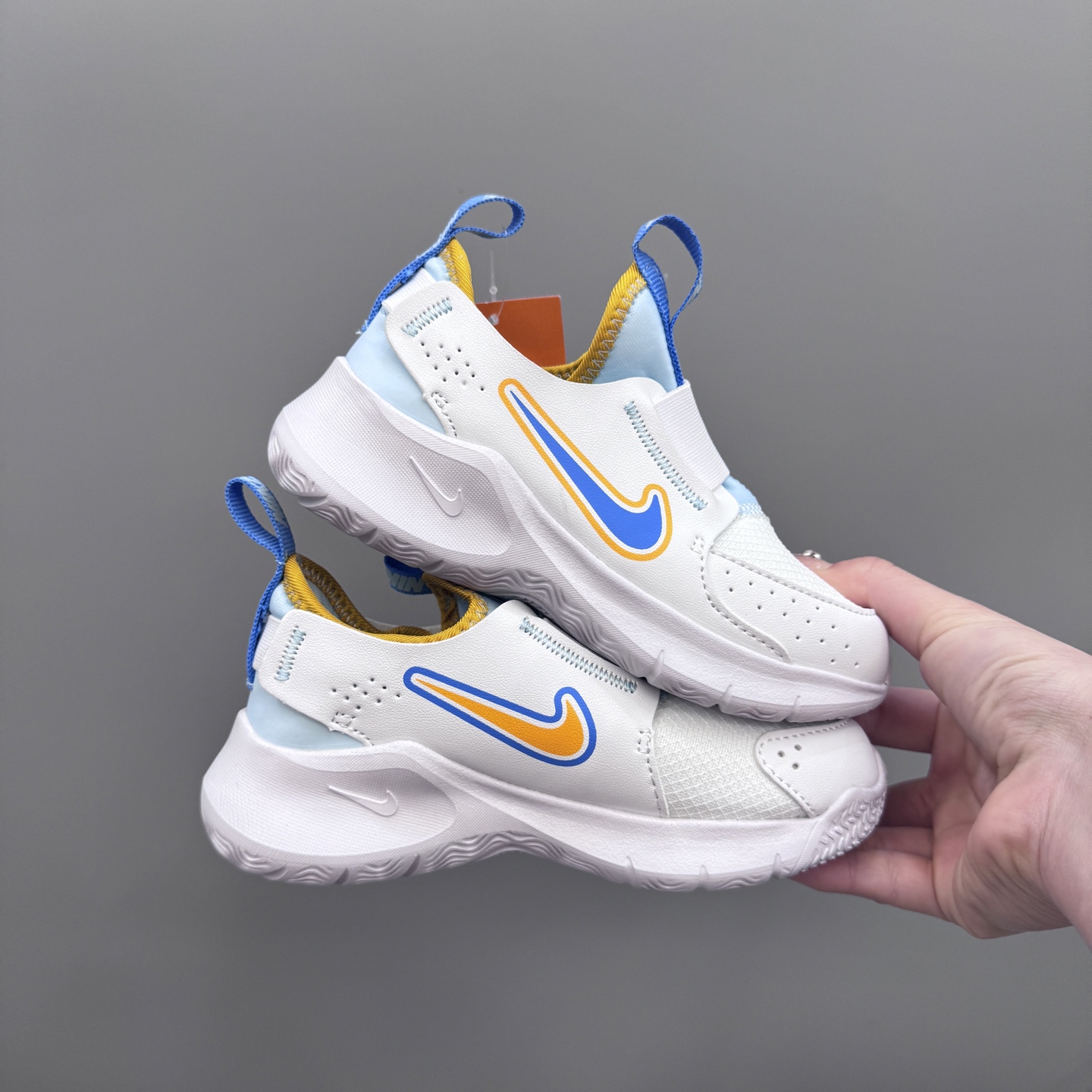 图片[3]-NK 赤足3代 一脚蹬易穿脱儿童运动鞋 赤足3代儿童一脚蹬易穿脱运动鞋采用便于穿脱的设计，无需系带，搭载富有抓附力的外底，备受孩子青睐。该鞋款采用深受孩子喜爱的略带弹性的内靴设计，结合经久耐穿覆面，专为运动场、课间休息和即兴追逐游戏匠心打造。柔韧外底提供可驾驭多种地面的抓地力，令孩子舒适畅玩。 尺码：24-37-选品中心