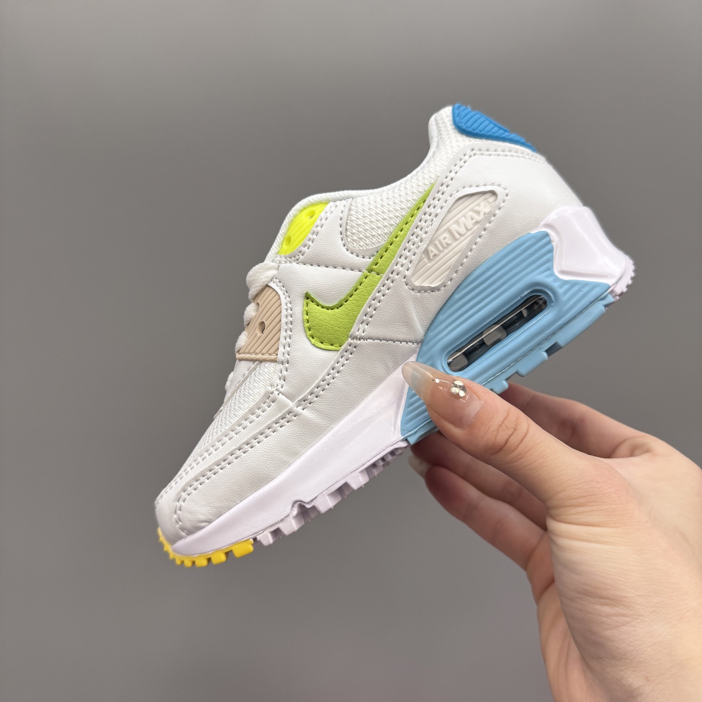 图片[6]-Nik..e Air Max 90 原单版新款运动汽垫减震儿童休闲鞋 尺码：28-35码 新工艺❤️ 经典手球鞋🆕 优质面料拼接，质感满满💯 橡胶耐磨防滑大底，脚感超赞👍🏻-选品中心