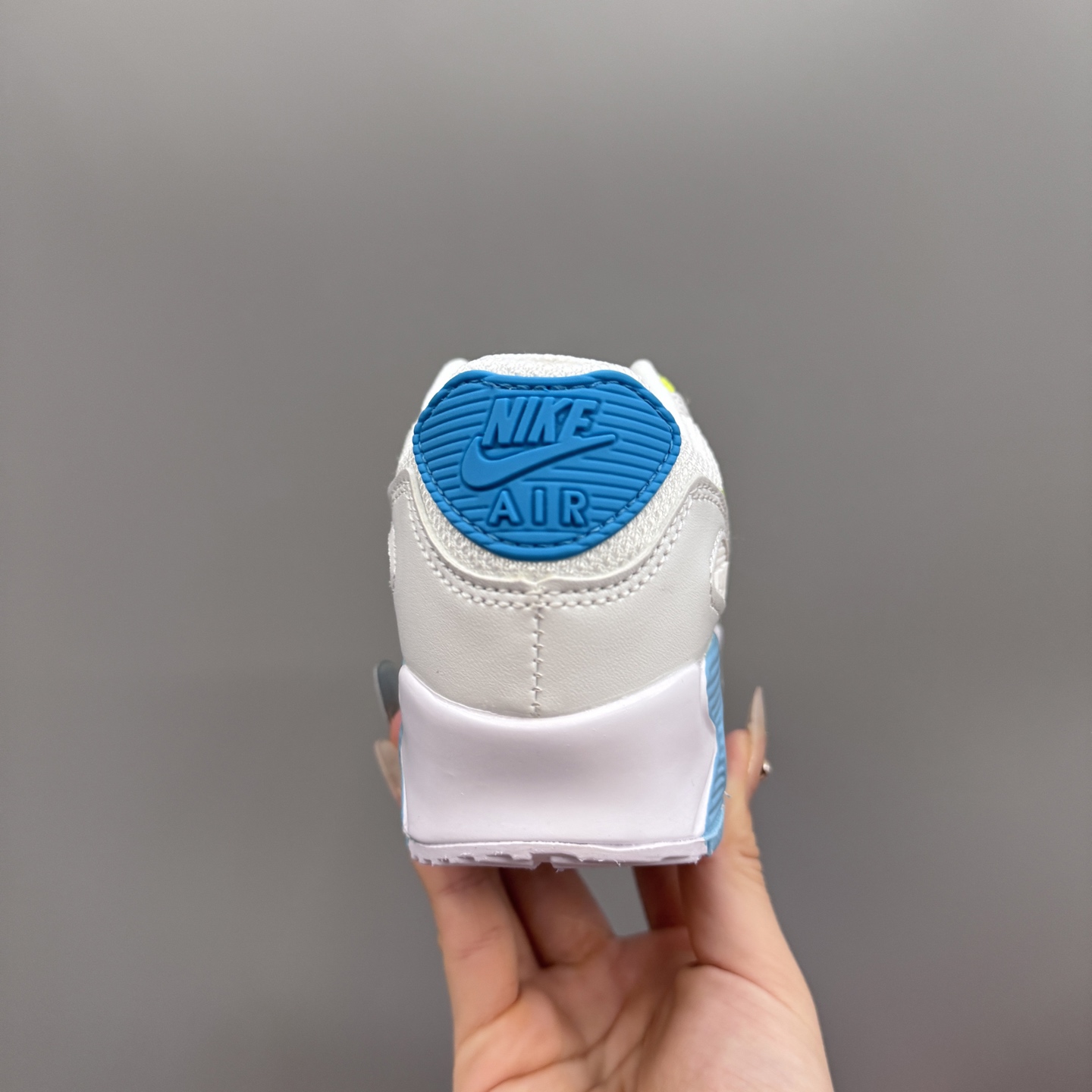 图片[8]-Nik..e Air Max 90 原单版新款运动汽垫减震儿童休闲鞋 尺码：28-35码 新工艺❤️ 经典手球鞋🆕 优质面料拼接，质感满满💯 橡胶耐磨防滑大底，脚感超赞👍🏻-选品中心