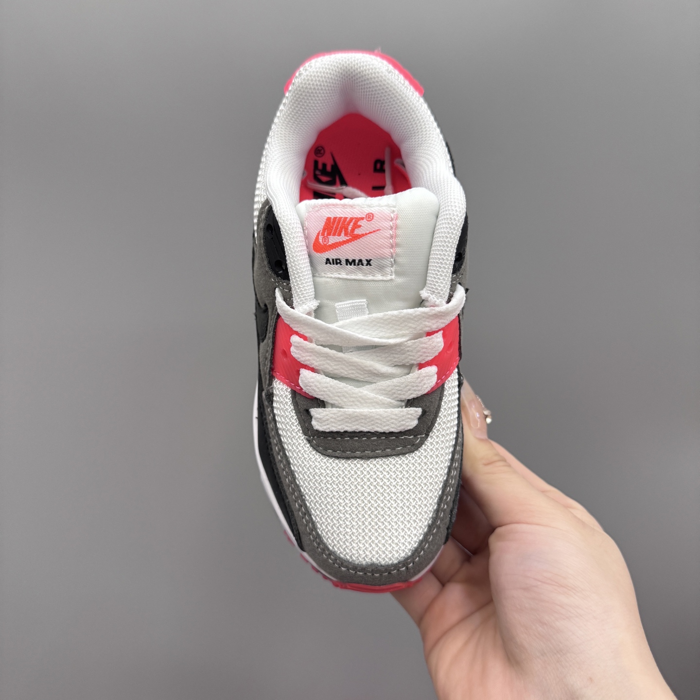 图片[7]-Nik..e Air Max 90 原单版新款运动汽垫减震儿童休闲鞋 尺码：28-35码 新工艺❤️ 经典手球鞋🆕 优质面料拼接，质感满满💯 橡胶耐磨防滑大底，脚感超赞👍🏻-选品中心