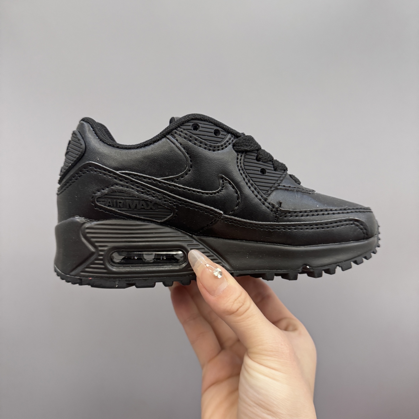 图片[4]-Nik..e Air Max 90 原单版新款运动汽垫减震儿童休闲鞋 尺码：28-35码 新工艺❤️ 经典手球鞋🆕 优质面料拼接，质感满满💯 橡胶耐磨防滑大底，脚感超赞👍🏻-选品中心