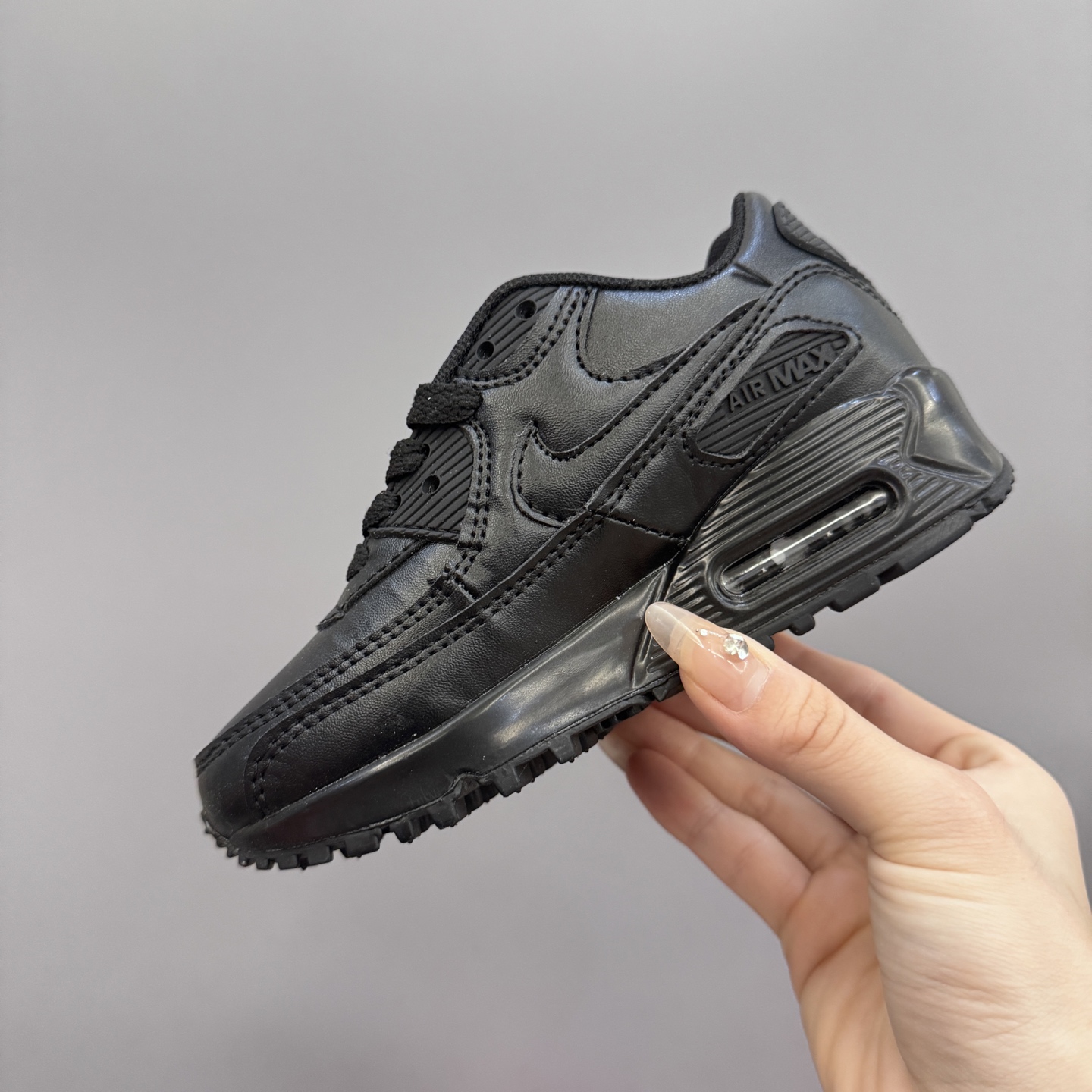 图片[6]-Nik..e Air Max 90 原单版新款运动汽垫减震儿童休闲鞋 尺码：28-35码 新工艺❤️ 经典手球鞋🆕 优质面料拼接，质感满满💯 橡胶耐磨防滑大底，脚感超赞👍🏻-选品中心