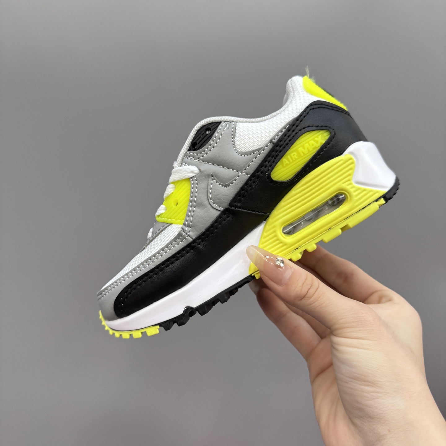 图片[6]-Nik..e Air Max 90 原单版新款运动汽垫减震儿童休闲鞋 尺码：28-35码 新工艺❤️ 经典手球鞋🆕 优质面料拼接，质感满满💯 橡胶耐磨防滑大底，脚感超赞👍🏻-选品中心