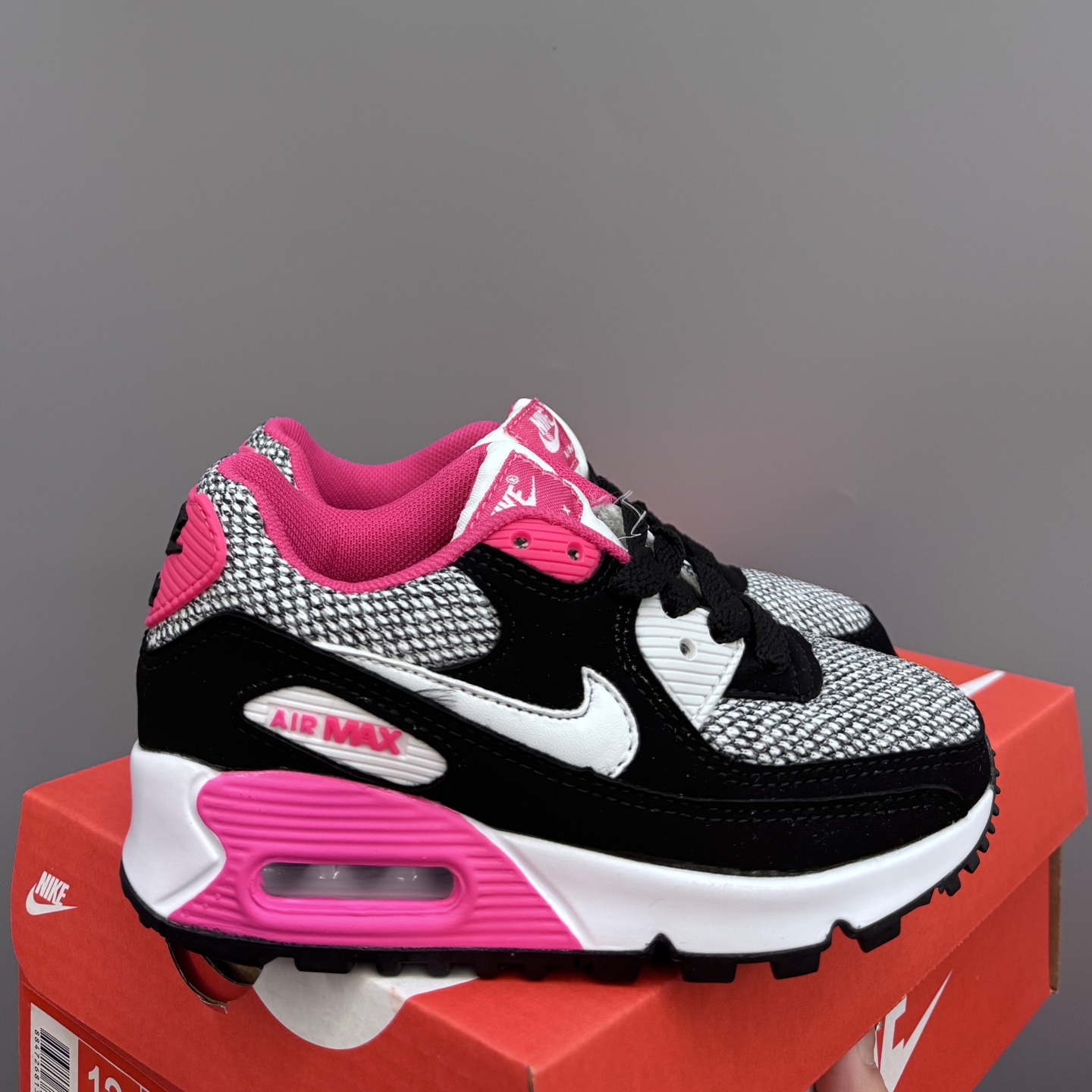 Nik..e Air Max 90 原单版新款运动汽垫减震儿童休闲鞋 尺码：28-35码 新工艺❤️ 经典手球鞋🆕 优质面料拼接，质感满满💯 橡胶耐磨防滑大底，脚感超赞👍🏻-选品中心