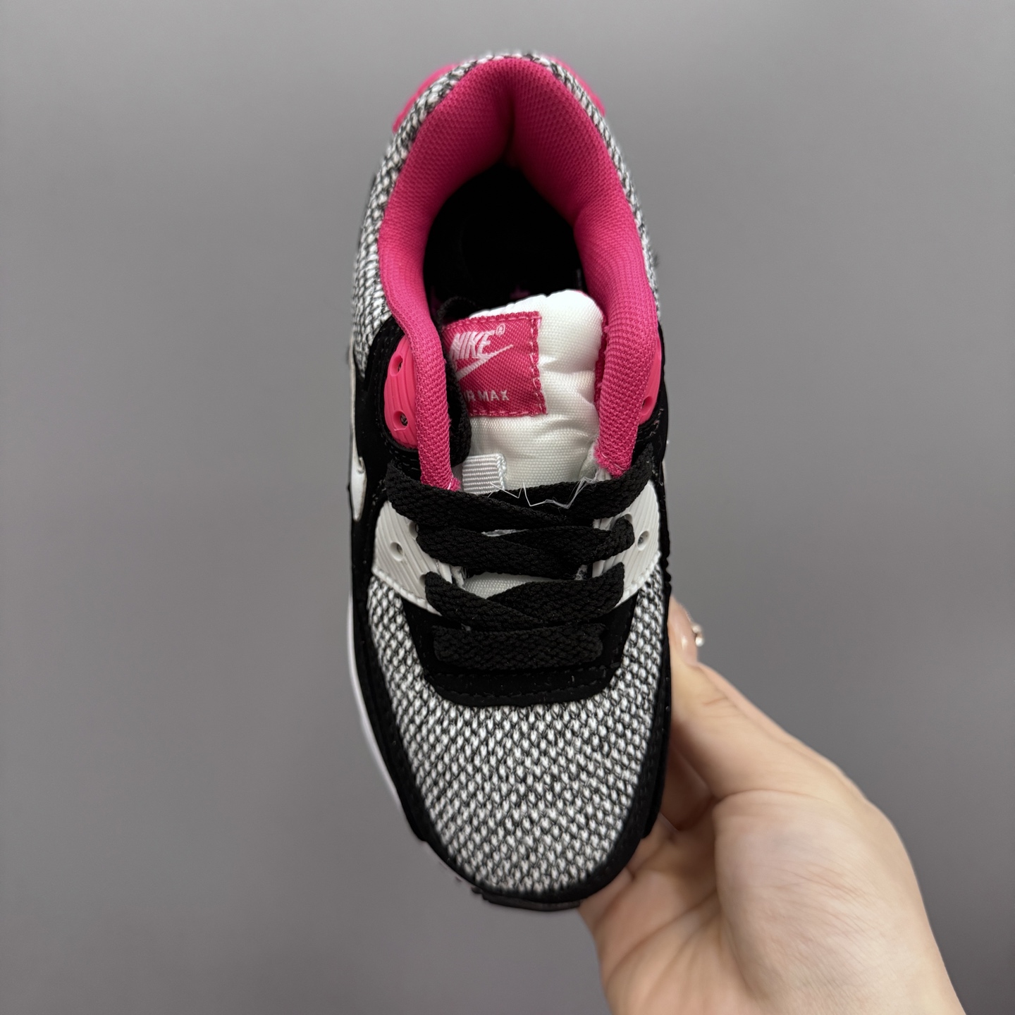 图片[7]-Nik..e Air Max 90 原单版新款运动汽垫减震儿童休闲鞋 尺码：28-35码 新工艺❤️ 经典手球鞋🆕 优质面料拼接，质感满满💯 橡胶耐磨防滑大底，脚感超赞👍🏻-选品中心