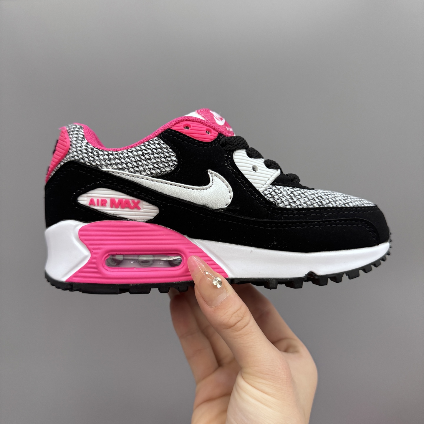 图片[4]-Nik..e Air Max 90 原单版新款运动汽垫减震儿童休闲鞋 尺码：28-35码 新工艺❤️ 经典手球鞋🆕 优质面料拼接，质感满满💯 橡胶耐磨防滑大底，脚感超赞👍🏻-选品中心