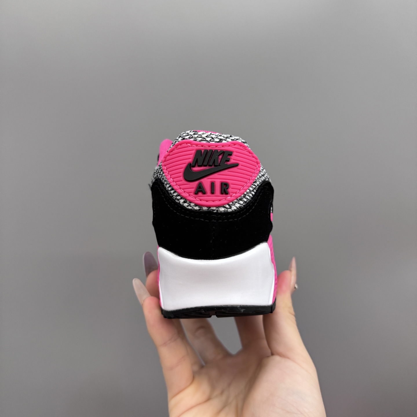 图片[8]-Nik..e Air Max 90 原单版新款运动汽垫减震儿童休闲鞋 尺码：28-35码 新工艺❤️ 经典手球鞋🆕 优质面料拼接，质感满满💯 橡胶耐磨防滑大底，脚感超赞👍🏻-选品中心