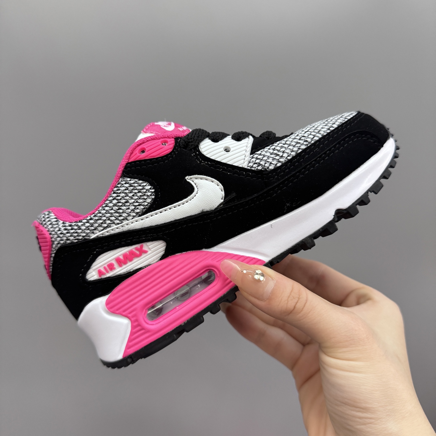 图片[5]-Nik..e Air Max 90 原单版新款运动汽垫减震儿童休闲鞋 尺码：28-35码 新工艺❤️ 经典手球鞋🆕 优质面料拼接，质感满满💯 橡胶耐磨防滑大底，脚感超赞👍🏻-选品中心