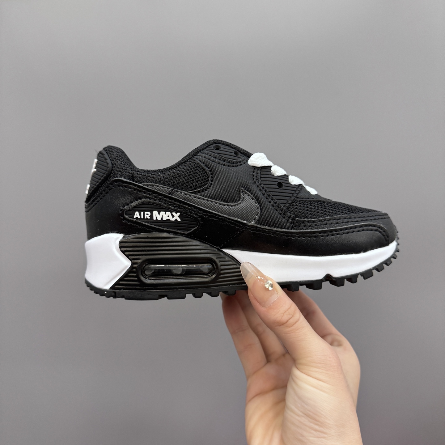 图片[4]-Nik..e Air Max 90 原单版新款运动汽垫减震儿童休闲鞋 尺码：28-35码 新工艺❤️ 经典手球鞋🆕 优质面料拼接，质感满满💯 橡胶耐磨防滑大底，脚感超赞👍🏻-选品中心