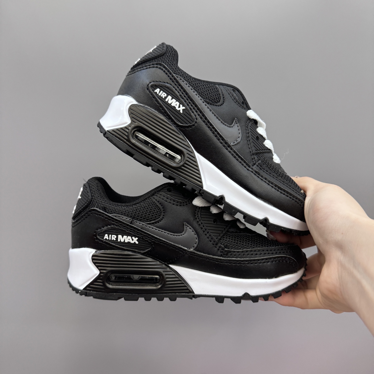 图片[3]-Nik..e Air Max 90 原单版新款运动汽垫减震儿童休闲鞋 尺码：28-35码 新工艺❤️ 经典手球鞋🆕 优质面料拼接，质感满满💯 橡胶耐磨防滑大底，脚感超赞👍🏻-选品中心
