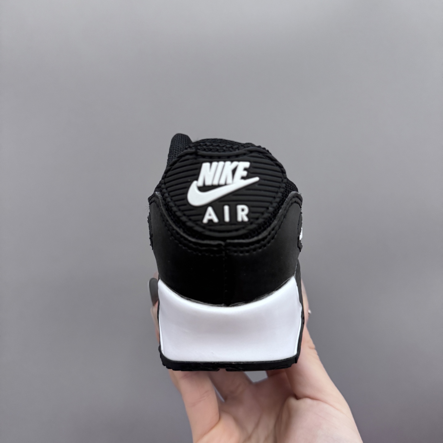 图片[8]-Nik..e Air Max 90 原单版新款运动汽垫减震儿童休闲鞋 尺码：28-35码 新工艺❤️ 经典手球鞋🆕 优质面料拼接，质感满满💯 橡胶耐磨防滑大底，脚感超赞👍🏻-选品中心