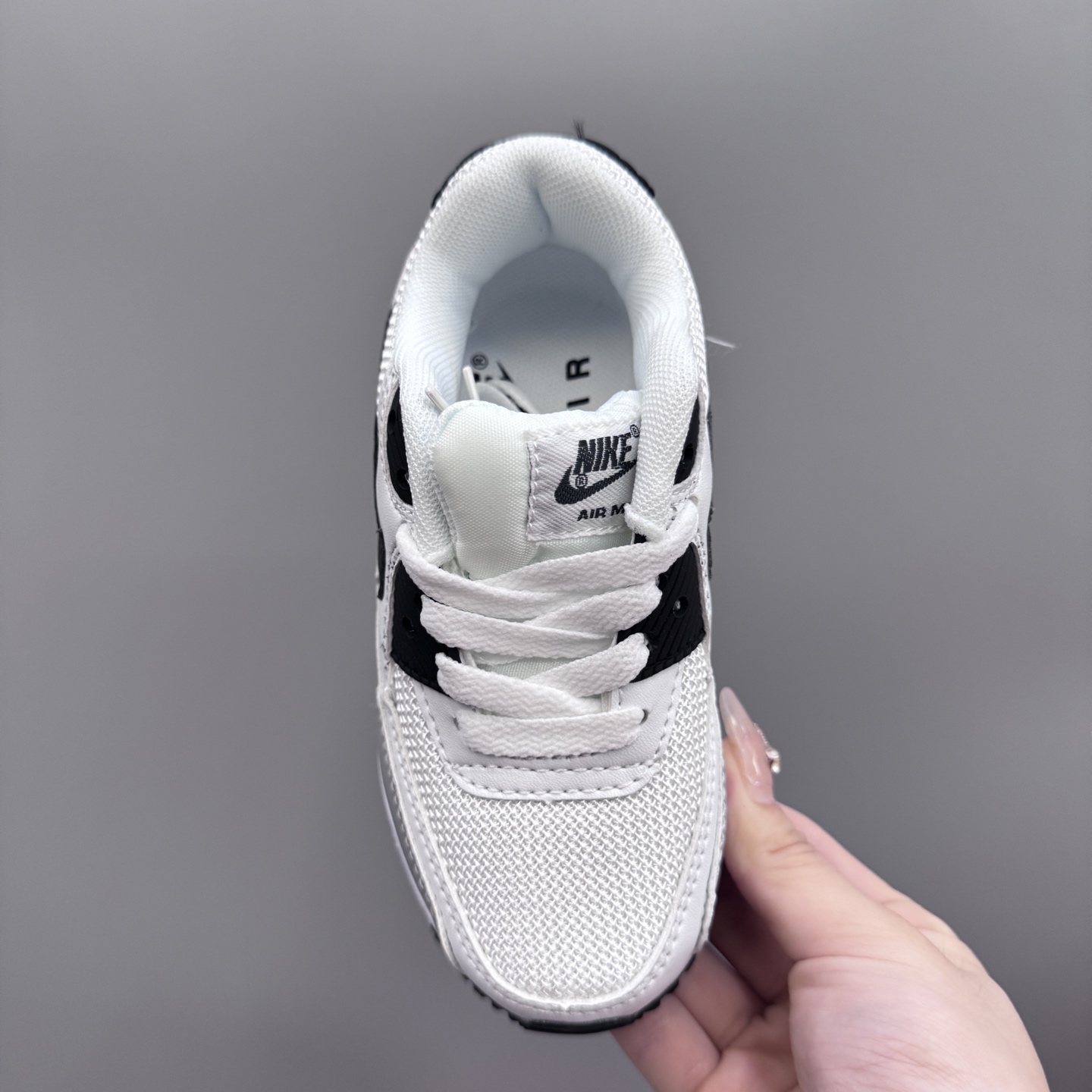 图片[7]-Nik..e Air Max 90 原单版新款运动汽垫减震儿童休闲鞋 尺码：28-35码 新工艺❤️ 经典手球鞋🆕 优质面料拼接，质感满满💯 橡胶耐磨防滑大底，脚感超赞👍🏻-选品中心