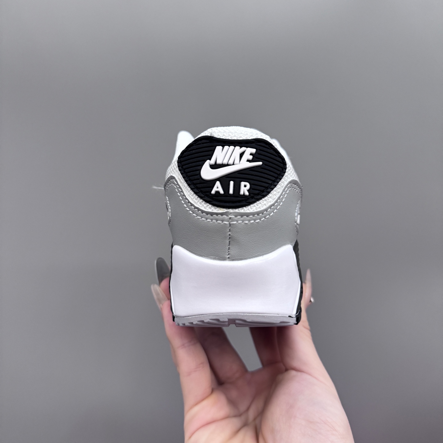 图片[8]-Nik..e Air Max 90 原单版新款运动汽垫减震儿童休闲鞋 尺码：28-35码 新工艺❤️ 经典手球鞋🆕 优质面料拼接，质感满满💯 橡胶耐磨防滑大底，脚感超赞👍🏻-选品中心