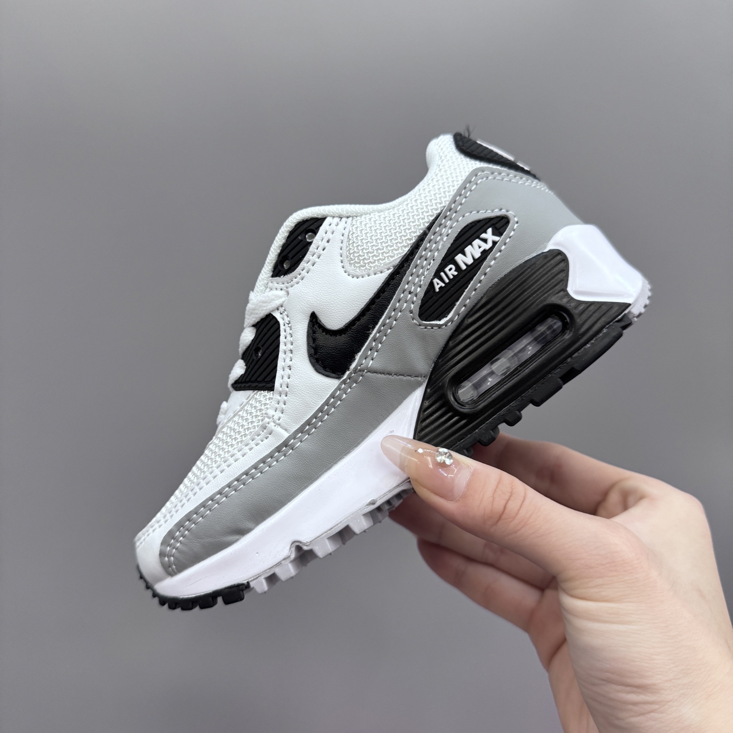 图片[6]-Nik..e Air Max 90 原单版新款运动汽垫减震儿童休闲鞋 尺码：28-35码 新工艺❤️ 经典手球鞋🆕 优质面料拼接，质感满满💯 橡胶耐磨防滑大底，脚感超赞👍🏻-选品中心