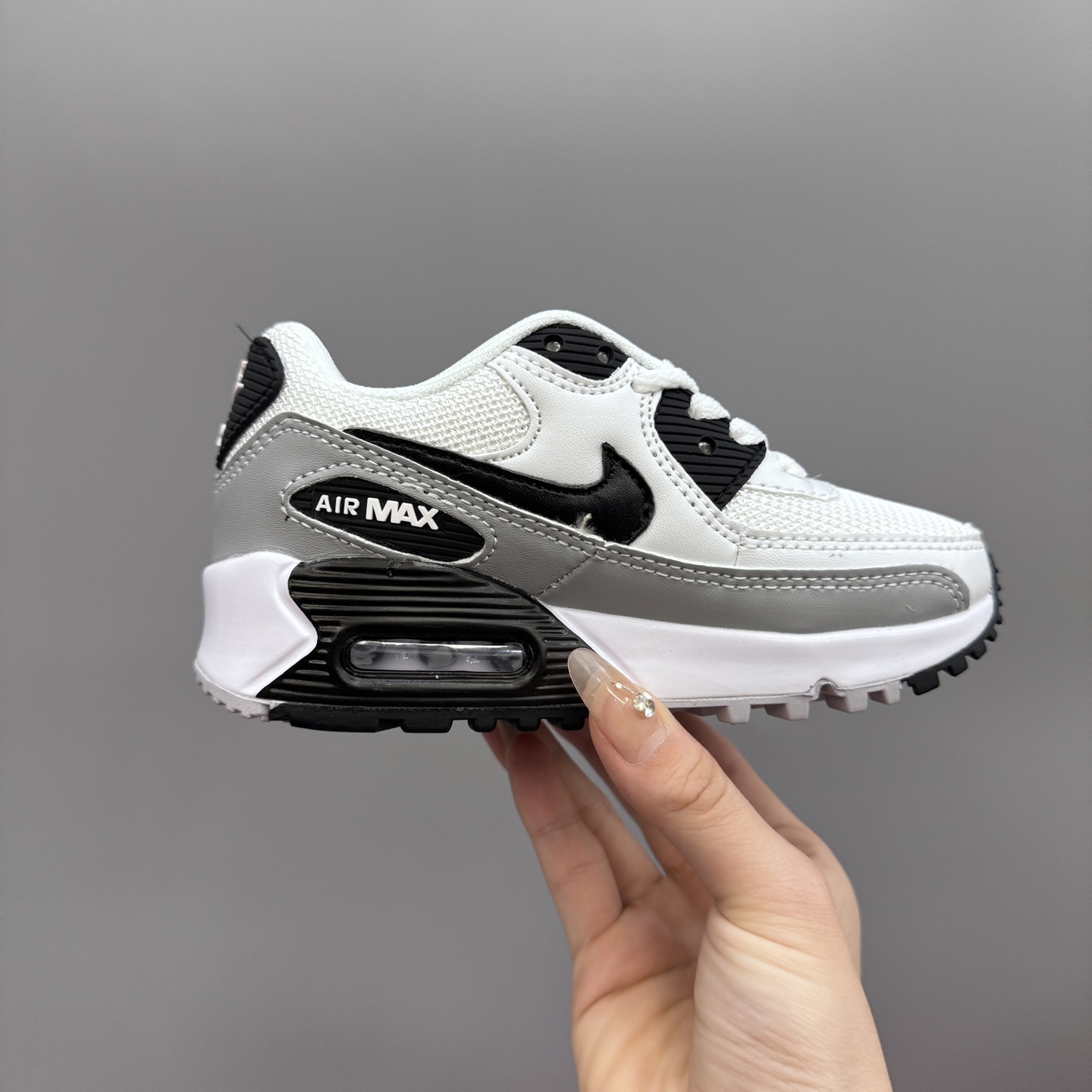 图片[4]-Nik..e Air Max 90 原单版新款运动汽垫减震儿童休闲鞋 尺码：28-35码 新工艺❤️ 经典手球鞋🆕 优质面料拼接，质感满满💯 橡胶耐磨防滑大底，脚感超赞👍🏻-选品中心