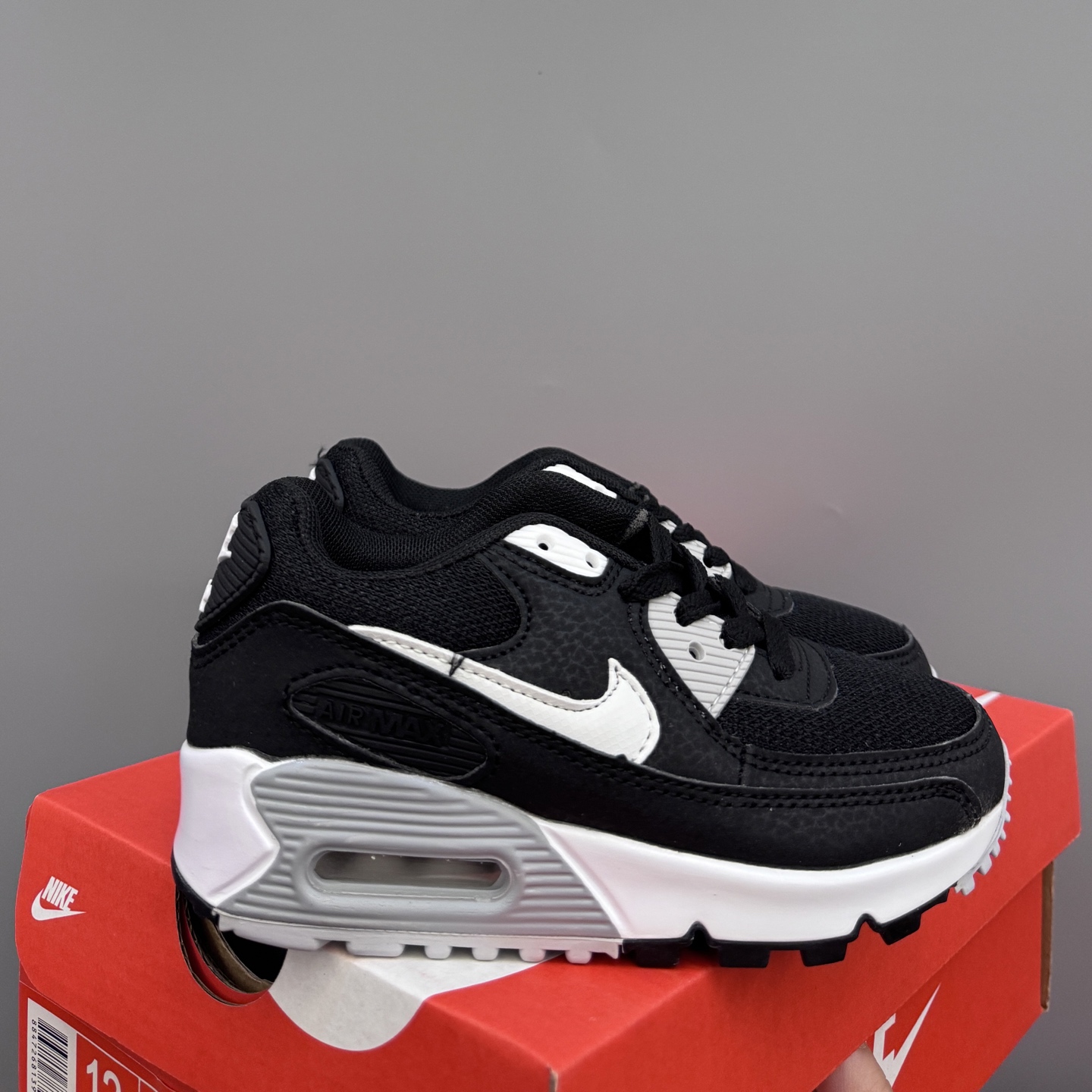 Nik..e Air Max 90 原单版新款运动汽垫减震儿童休闲鞋 尺码：28-35码 新工艺❤️ 经典手球鞋🆕 优质面料拼接，质感满满💯 橡胶耐磨防滑大底，脚感超赞👍🏻-选品中心