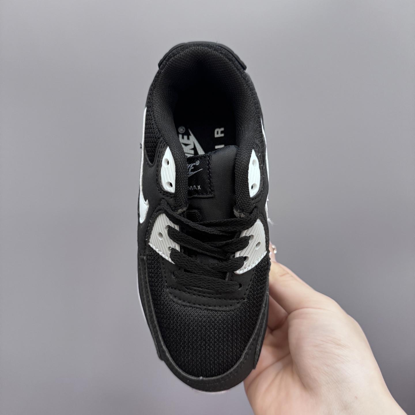 图片[7]-Nik..e Air Max 90 原单版新款运动汽垫减震儿童休闲鞋 尺码：28-35码 新工艺❤️ 经典手球鞋🆕 优质面料拼接，质感满满💯 橡胶耐磨防滑大底，脚感超赞👍🏻-选品中心
