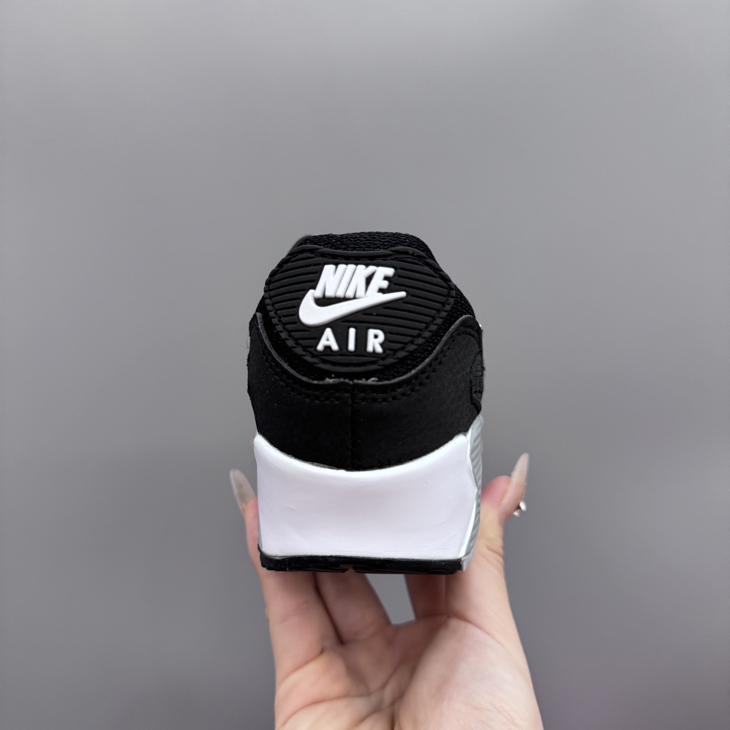 图片[8]-Nik..e Air Max 90 原单版新款运动汽垫减震儿童休闲鞋 尺码：28-35码 新工艺❤️ 经典手球鞋🆕 优质面料拼接，质感满满💯 橡胶耐磨防滑大底，脚感超赞👍🏻-选品中心