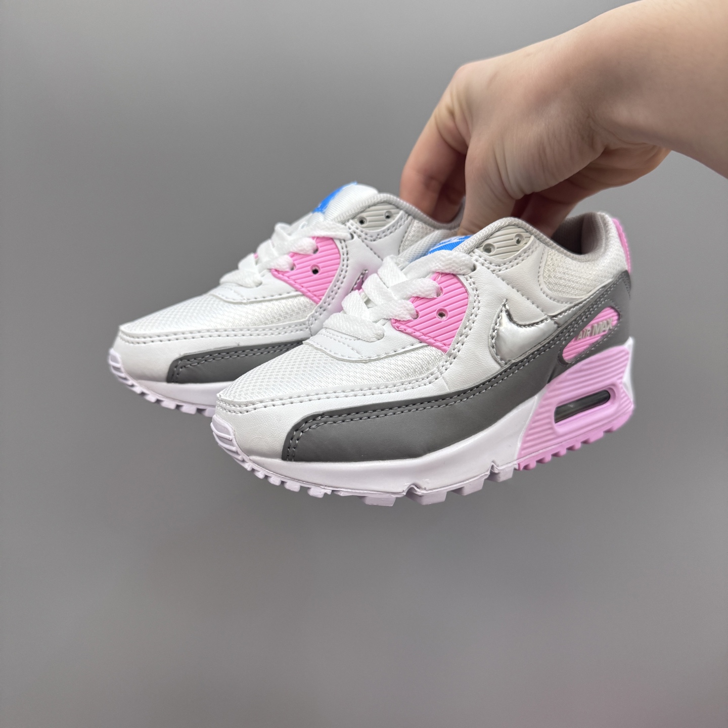 图片[2]-Nik..e Air Max 90 原单版新款运动汽垫减震儿童休闲鞋 尺码：28-35码 新工艺❤️ 经典手球鞋🆕 优质面料拼接，质感满满💯 橡胶耐磨防滑大底，脚感超赞👍🏻-选品中心