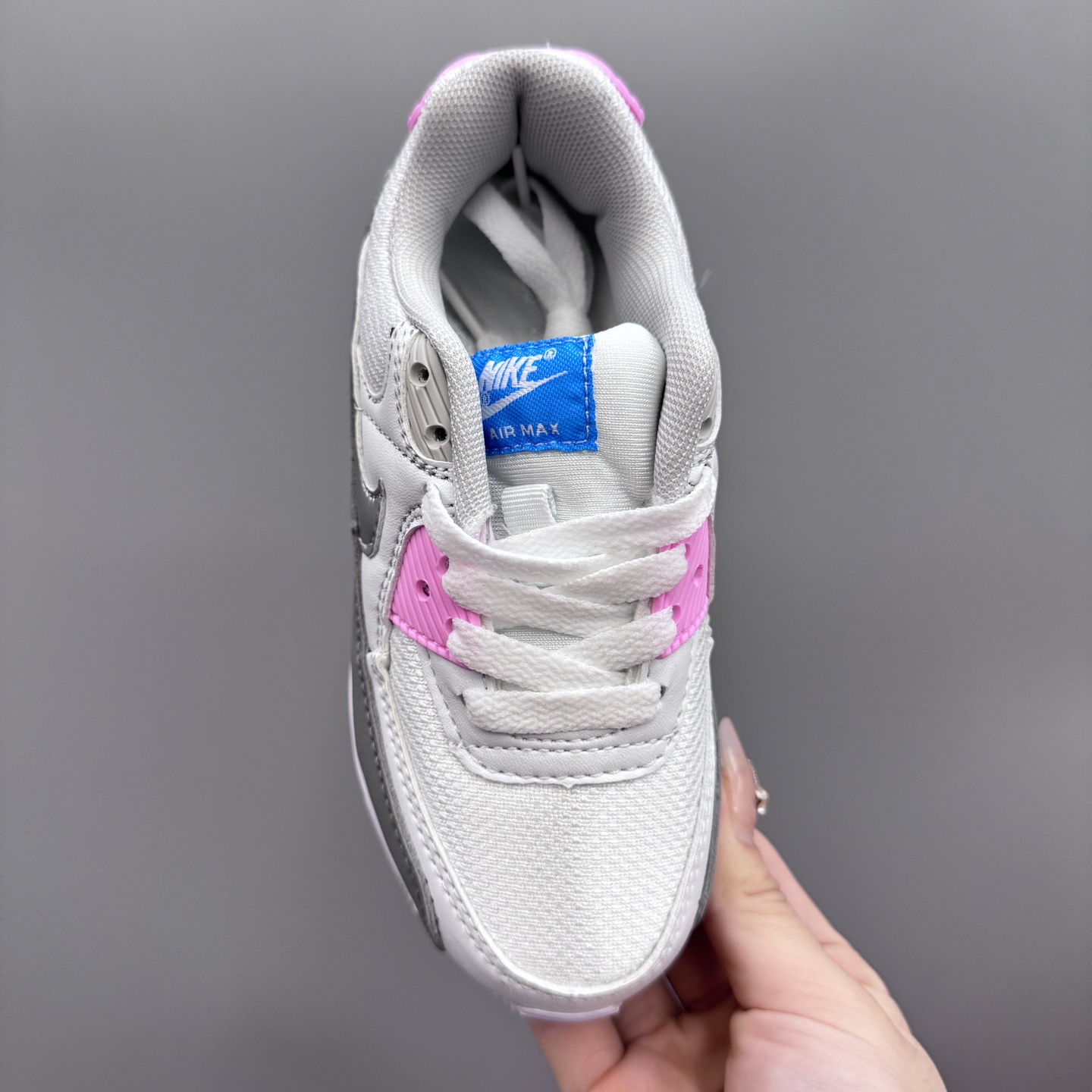 图片[7]-Nik..e Air Max 90 原单版新款运动汽垫减震儿童休闲鞋 尺码：28-35码 新工艺❤️ 经典手球鞋🆕 优质面料拼接，质感满满💯 橡胶耐磨防滑大底，脚感超赞👍🏻-选品中心