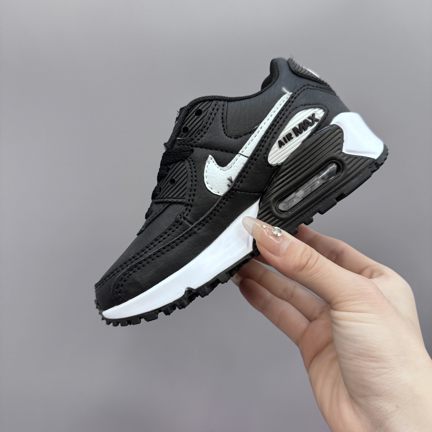 图片[6]-Nik..e Air Max 90 原单版新款运动汽垫减震儿童休闲鞋 尺码：28-35码 新工艺❤️ 经典手球鞋🆕 优质面料拼接，质感满满💯 橡胶耐磨防滑大底，脚感超赞👍🏻-选品中心