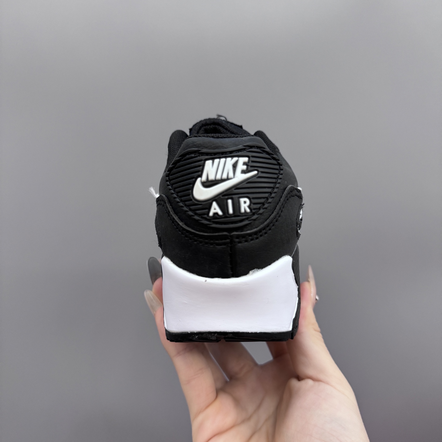 图片[8]-Nik..e Air Max 90 原单版新款运动汽垫减震儿童休闲鞋 尺码：28-35码 新工艺❤️ 经典手球鞋🆕 优质面料拼接，质感满满💯 橡胶耐磨防滑大底，脚感超赞👍🏻-选品中心