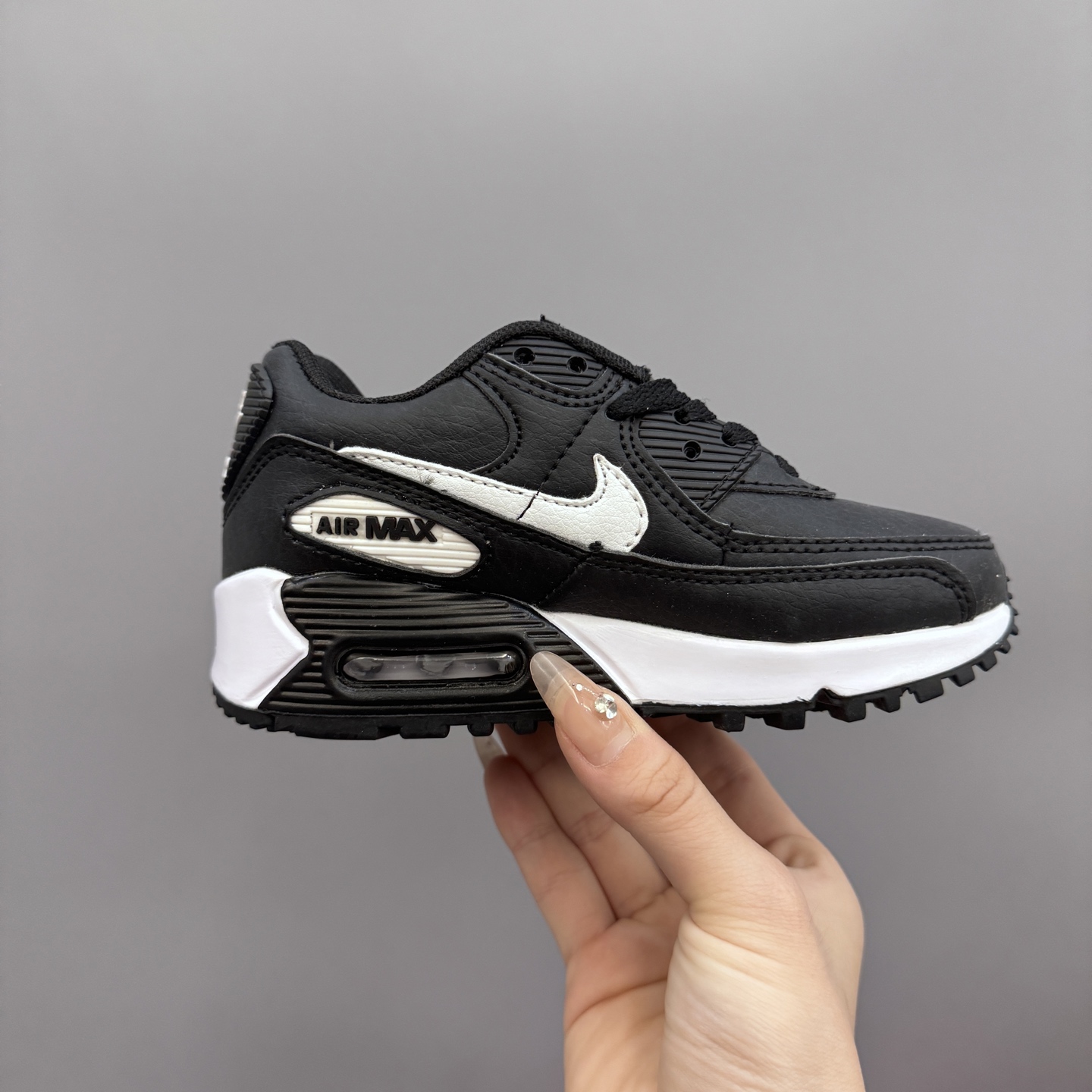图片[4]-Nik..e Air Max 90 原单版新款运动汽垫减震儿童休闲鞋 尺码：28-35码 新工艺❤️ 经典手球鞋🆕 优质面料拼接，质感满满💯 橡胶耐磨防滑大底，脚感超赞👍🏻-选品中心
