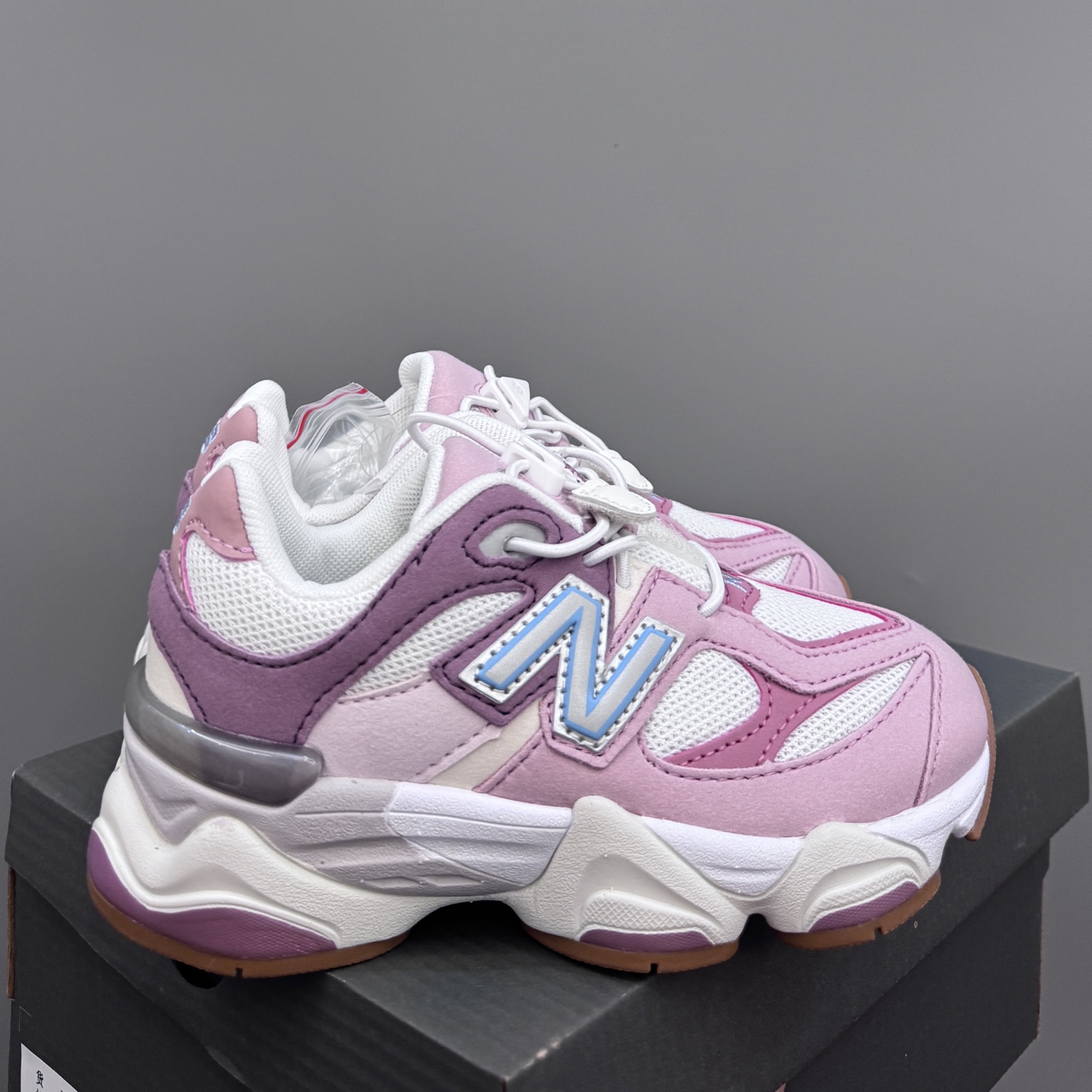 新配色 NB9060松紧扣儿童老爹运动鞋 尺码：24-36码 经典NB9060老爹款🆕 松紧扣设计，附赠一对鞋带，穿脱方便✌🏻 老爹款式设计，百搭又时髦✨-选品中心