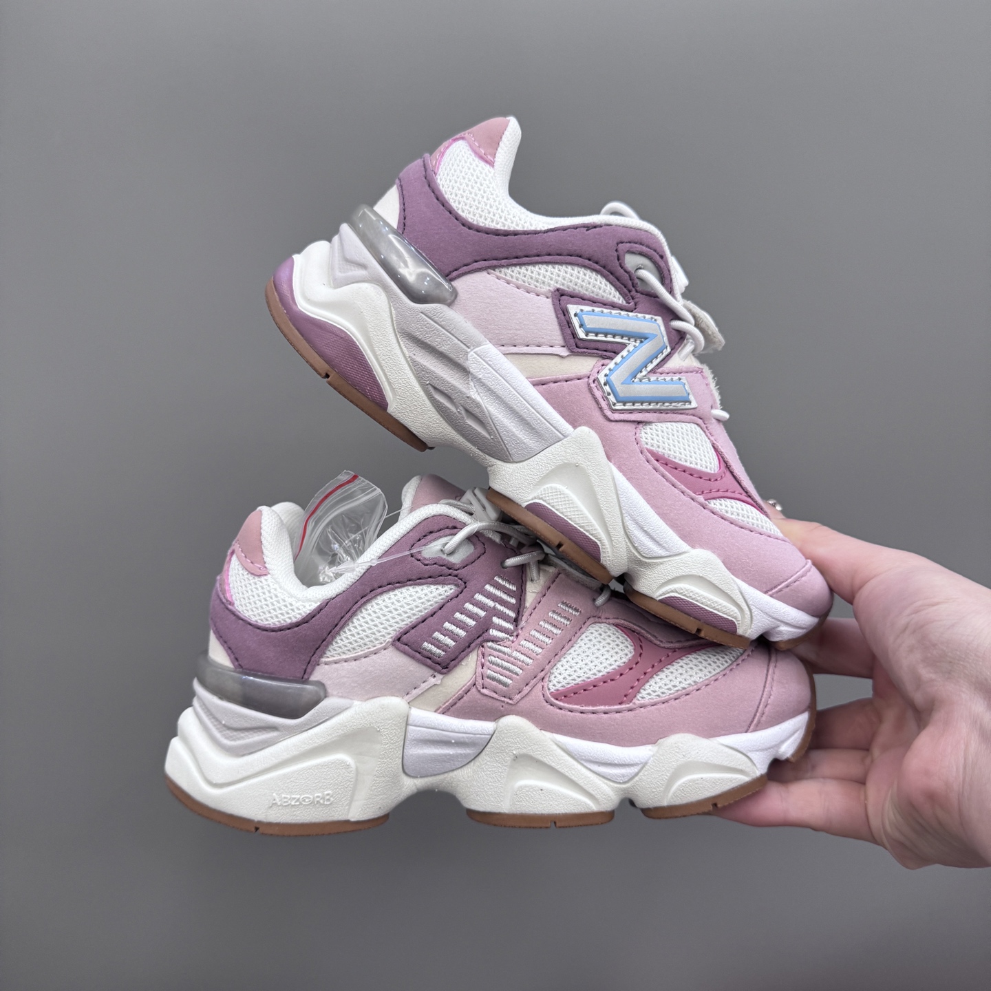 图片[2]-新配色 NB9060松紧扣儿童老爹运动鞋 尺码：24-36码 经典NB9060老爹款🆕 松紧扣设计，附赠一对鞋带，穿脱方便✌🏻 老爹款式设计，百搭又时髦✨-选品中心