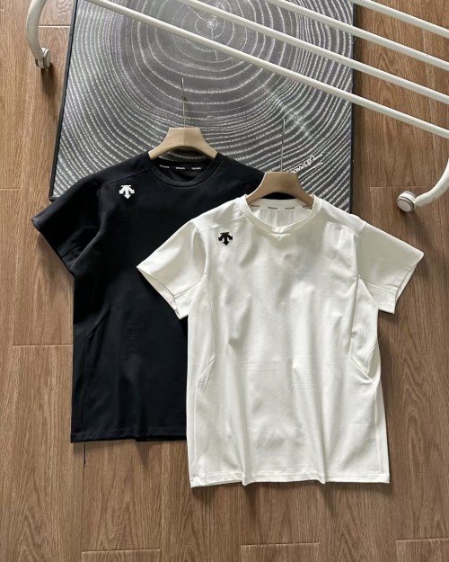 Descente Casual Short Sleeve T-Shirt - Lightweight, Breathable, and Stylish 1 Descente Casual Short Sleeve T-Shirt - Lightweight, Breathable, and Stylish
