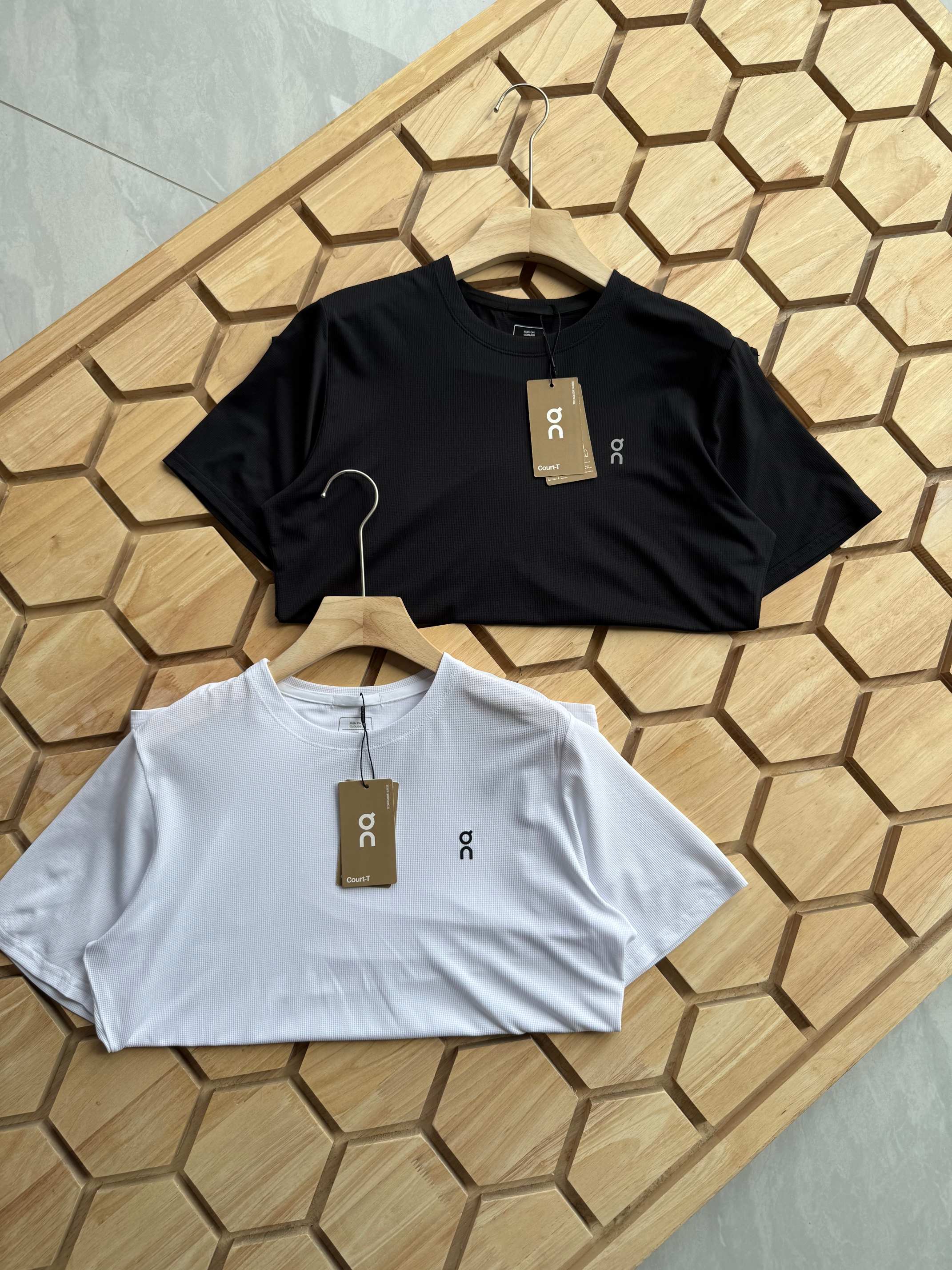 Alternative view of T-Shirt 07156