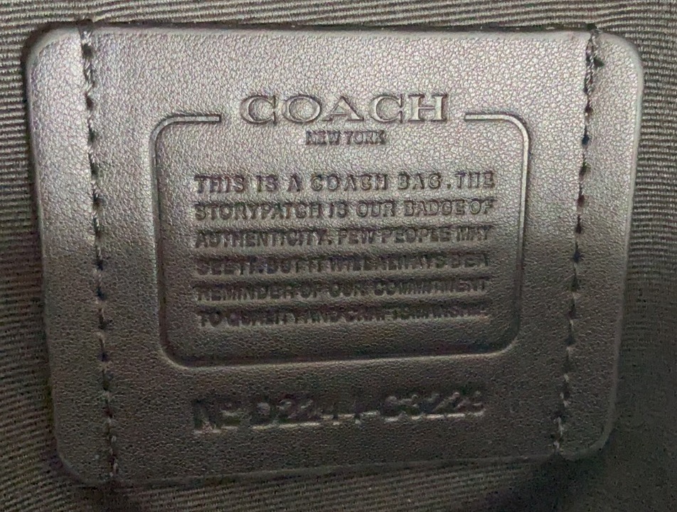 Coach c3229新款男士胸包 全原材料组 皮老花料内里布拉链小布标 都是全原材料 有 可对比、ykk7号拉头